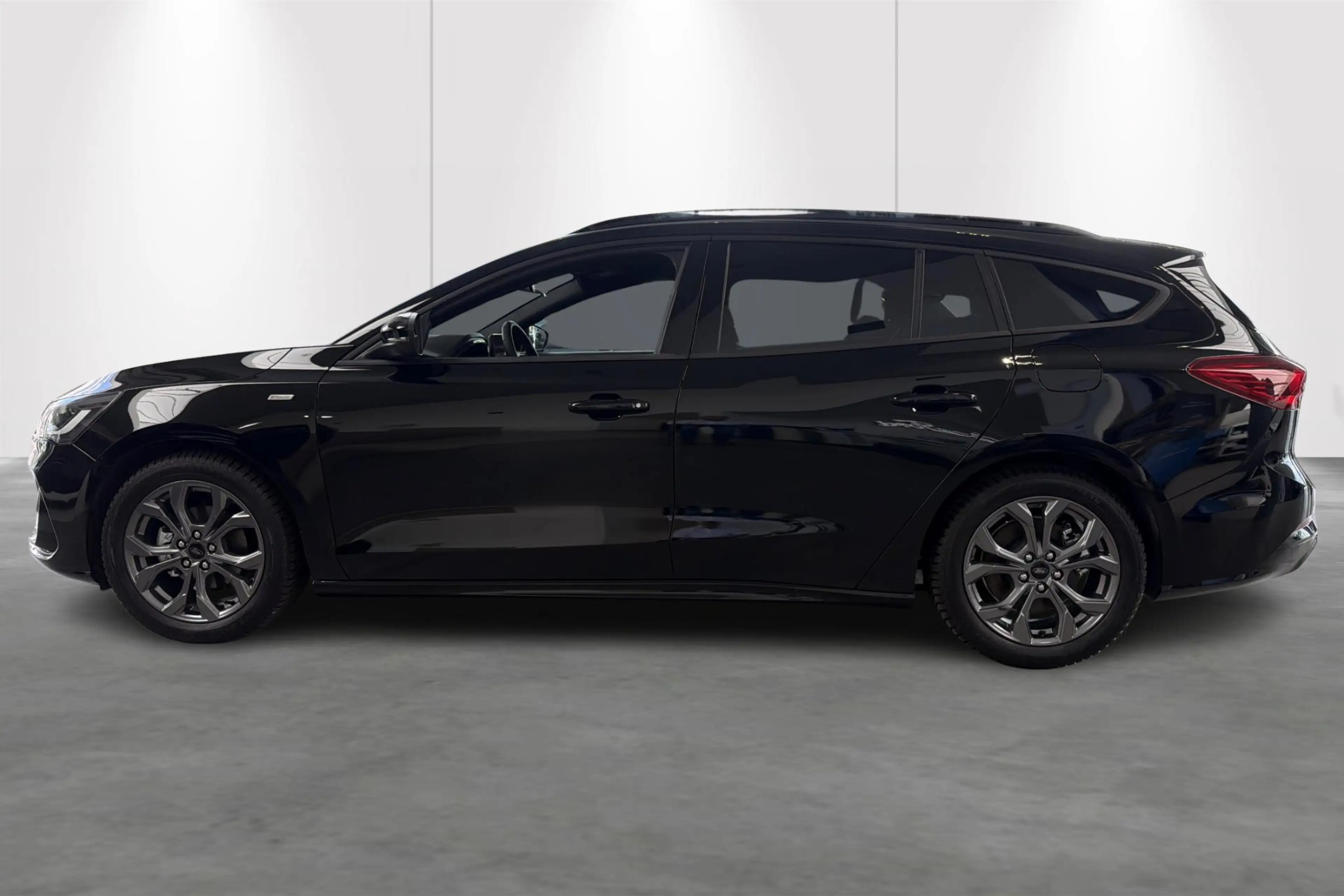 Ford Focus Clipper 1.0i EcoBoost MHEV 92kW ST-Line X — photo 3