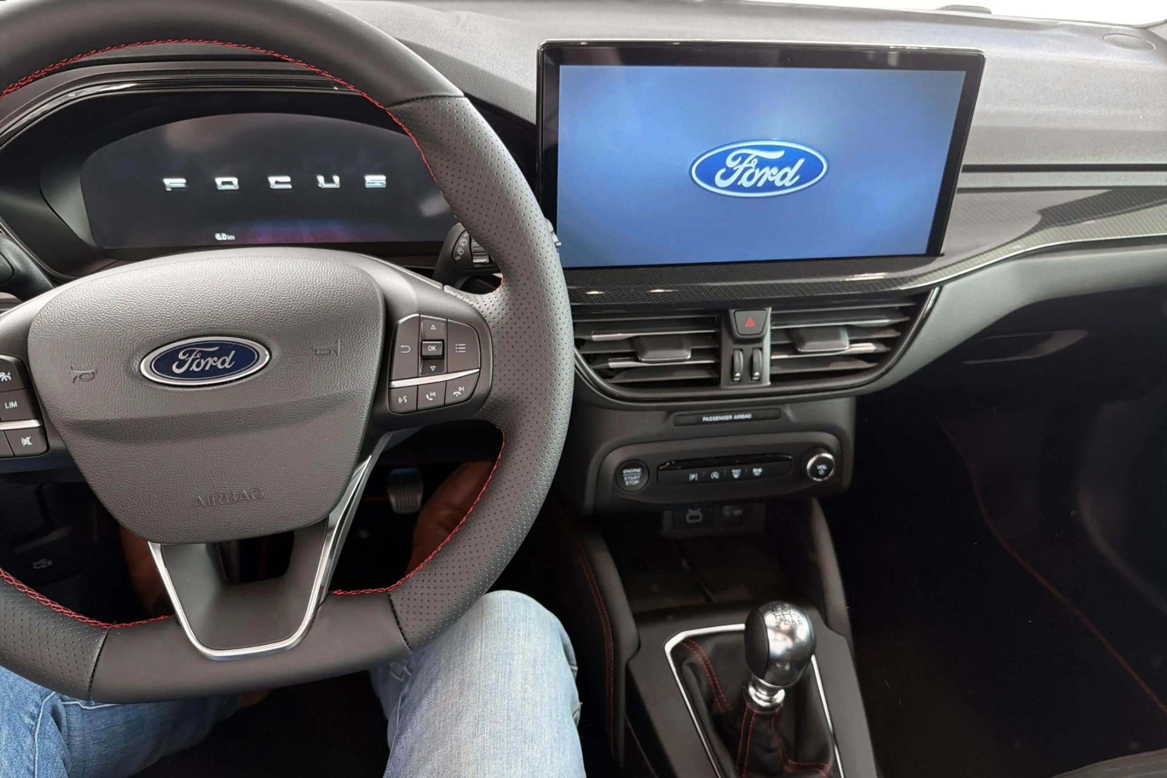 Ford Focus Clipper 1.0i EcoBoost MHEV 92kW ST-Line X — photo 12
