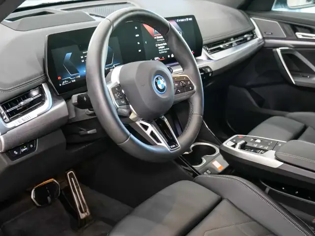 BMW X1 view 8