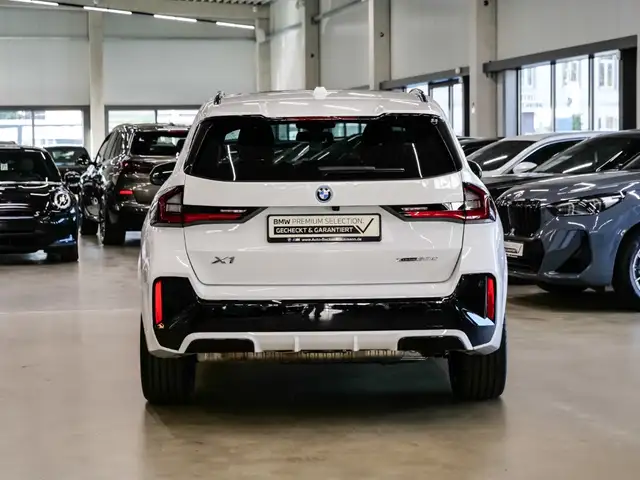 BMW X1 view 5