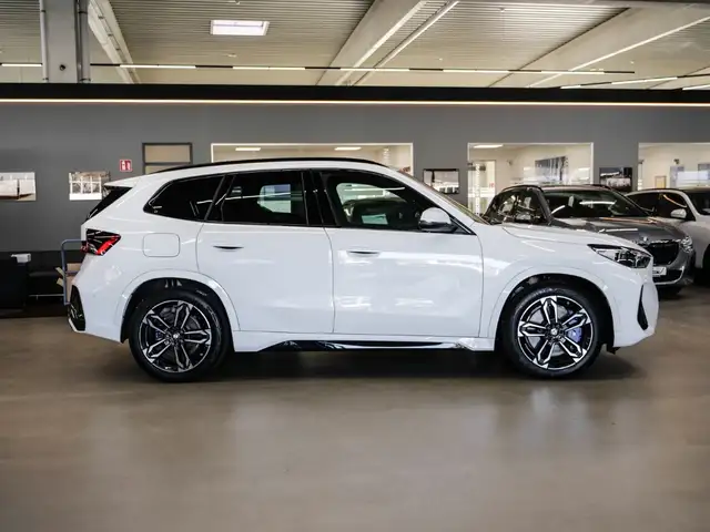 BMW X1 view 4