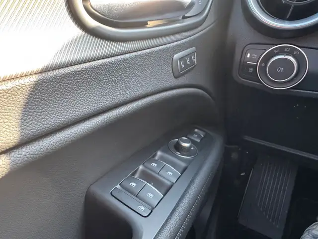 Alfa Romeo Stelvio view 21