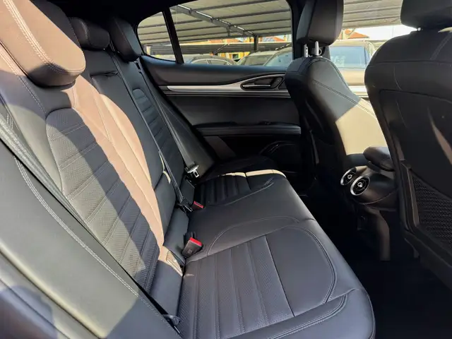 Alfa Romeo Stelvio view 22