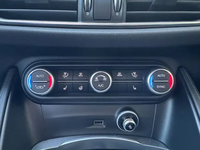 Alfa Romeo Stelvio view 20