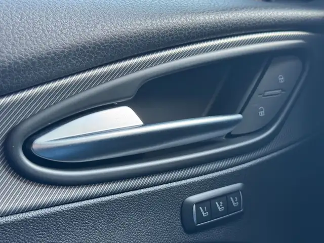 Alfa Romeo Stelvio view 13