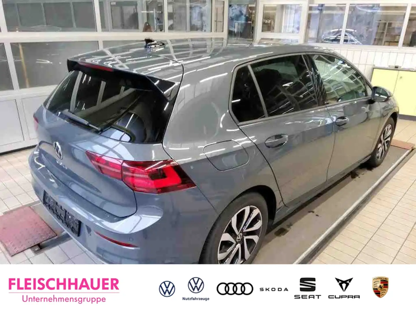 Volkswagen Golf VIII Active 2.0 TDI DSG HUD AHK Pano Navi Digitale Grau - 2