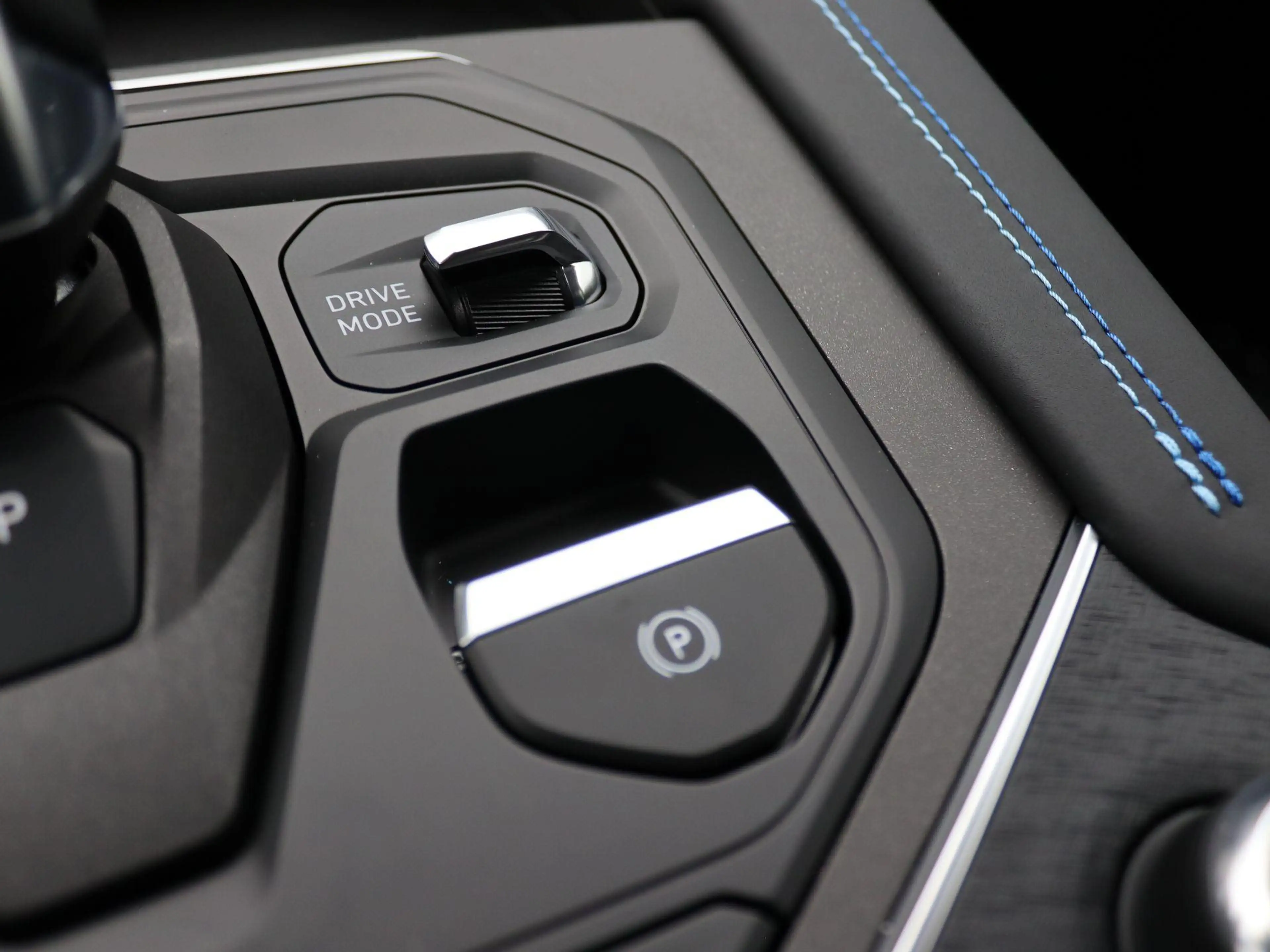 Lynk & Co 01 1.5 Plug-in Hybride 261PK Aut. SOH 99,84%, Achteru — photo 33