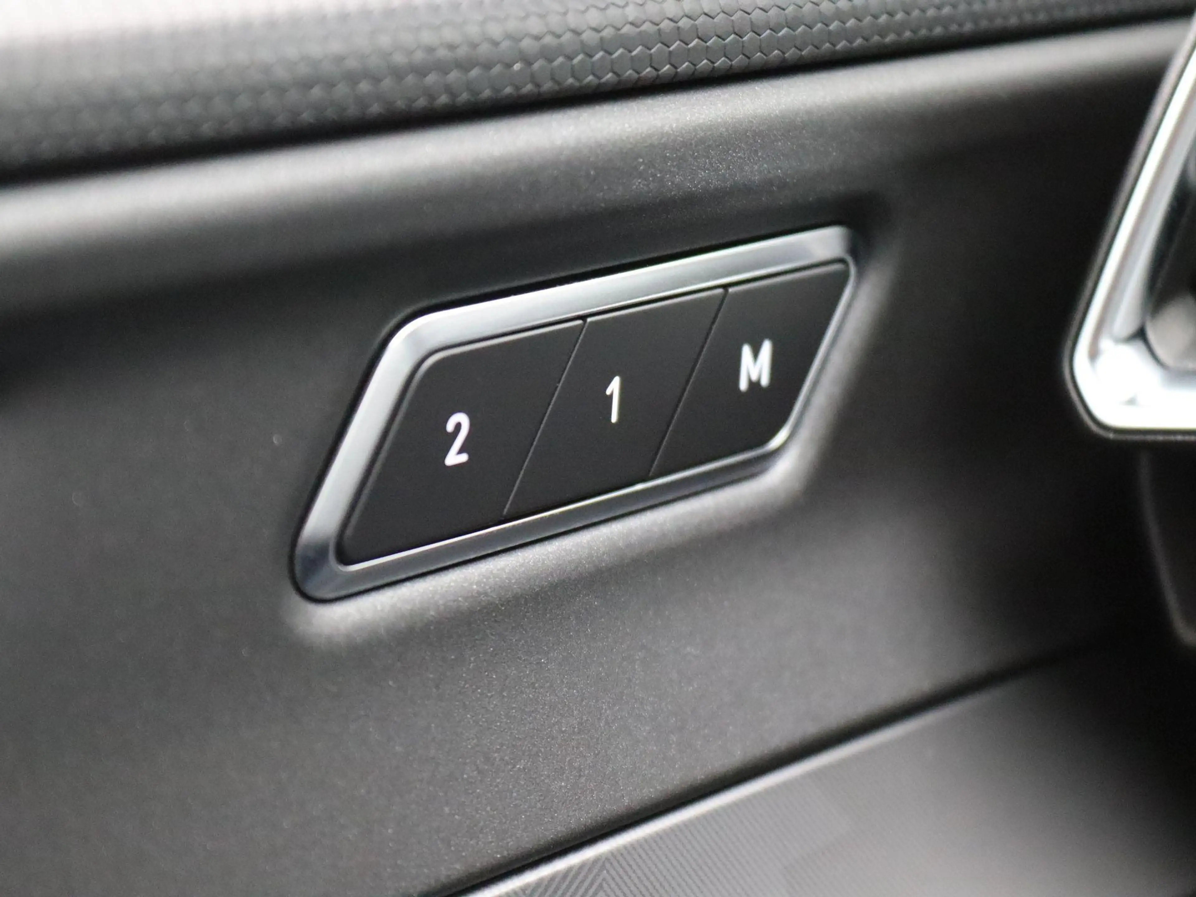Lynk & Co 01 1.5 Plug-in Hybride 261PK Aut. SOH 99,84%, Achteru — photo 39