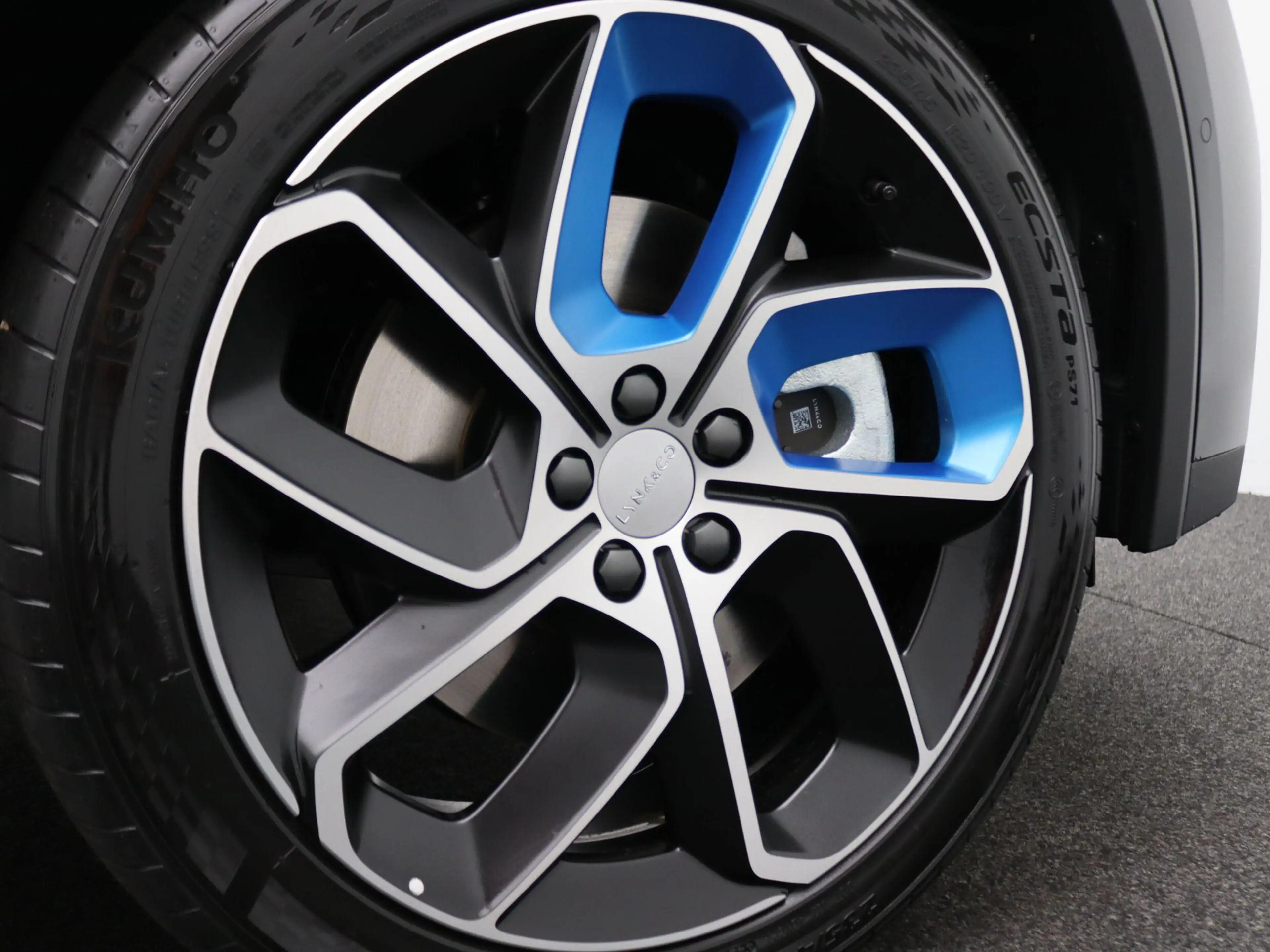 Lynk & Co 01 1.5 Plug-in Hybride 261PK Aut. SOH 99,84%, Achteru — photo 16