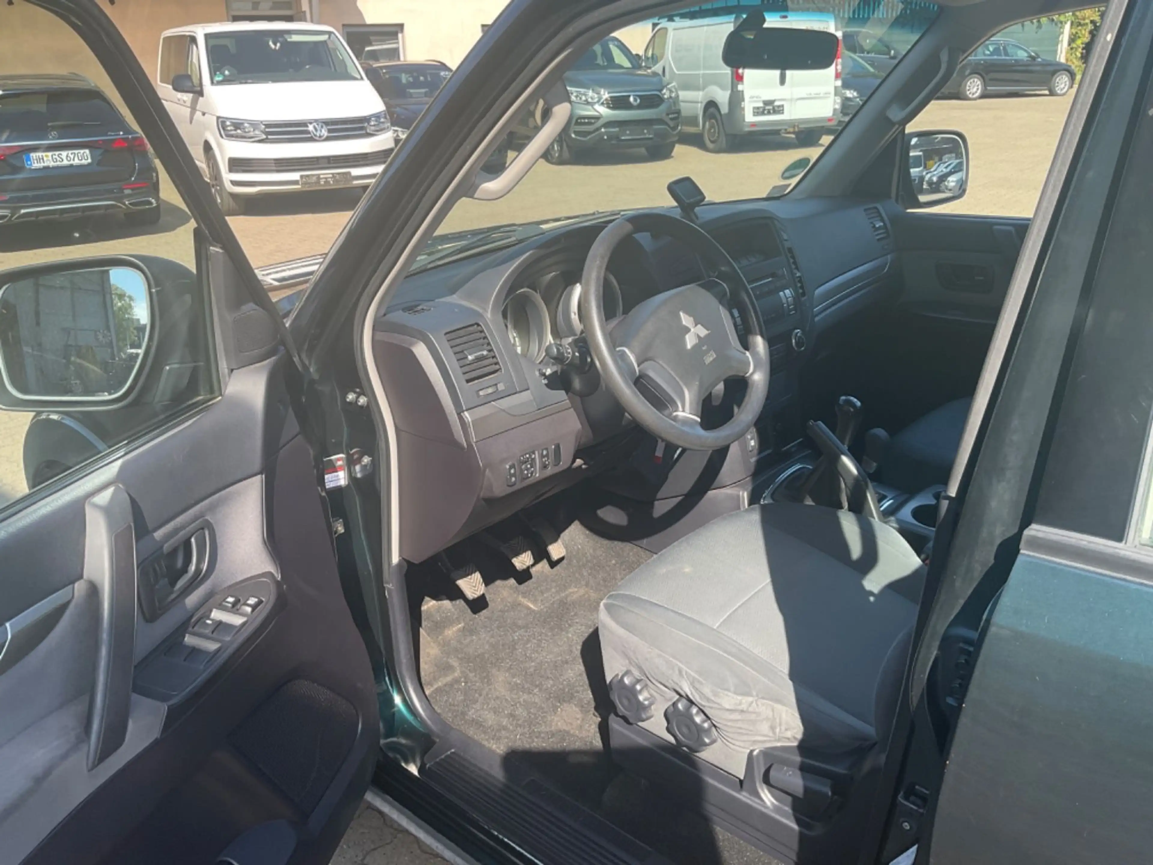 Mitsubishi Pajero 3.2 DI-D Invite TÜV 11.2027 — photo 8