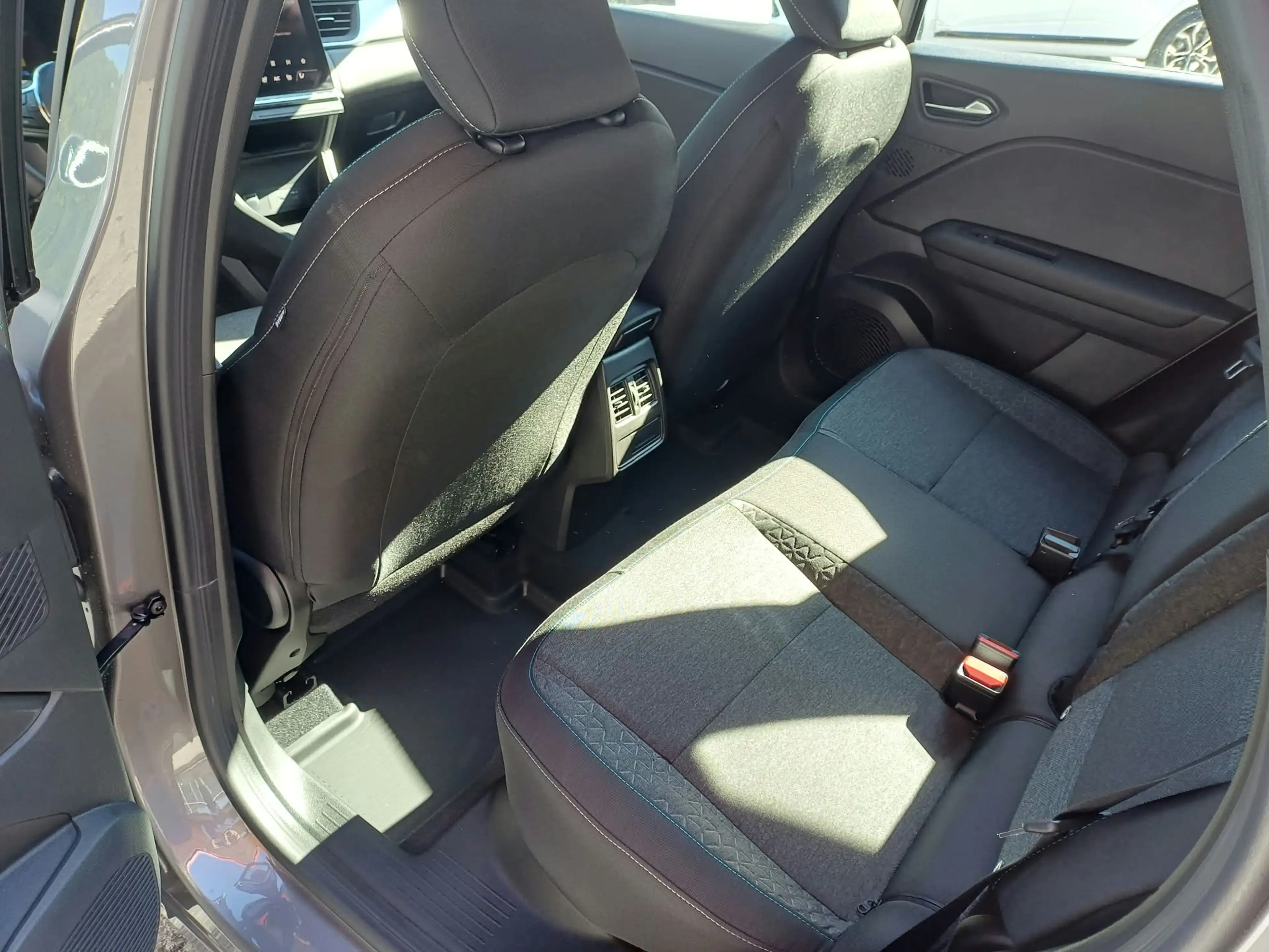 Mitsubishi Grandis 1,8 HEV Invite — photo 5