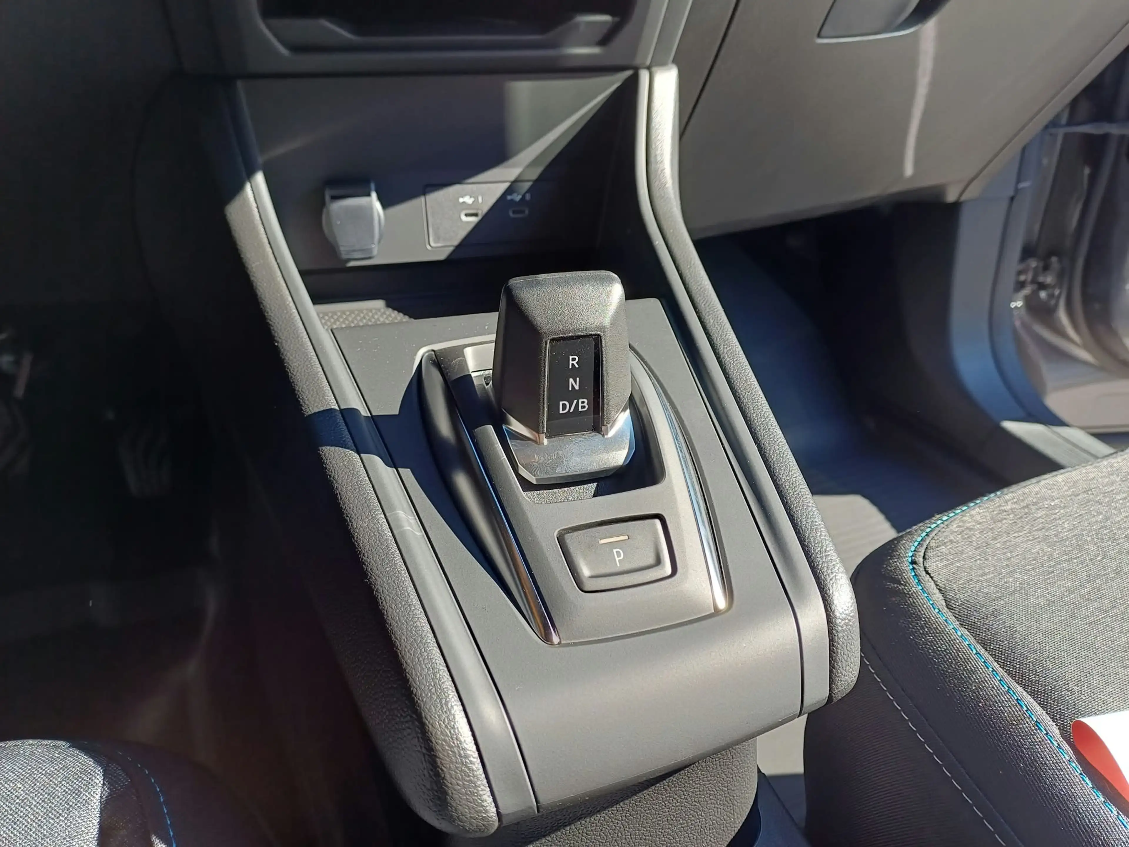 Mitsubishi Grandis 1,8 HEV Invite — photo 7
