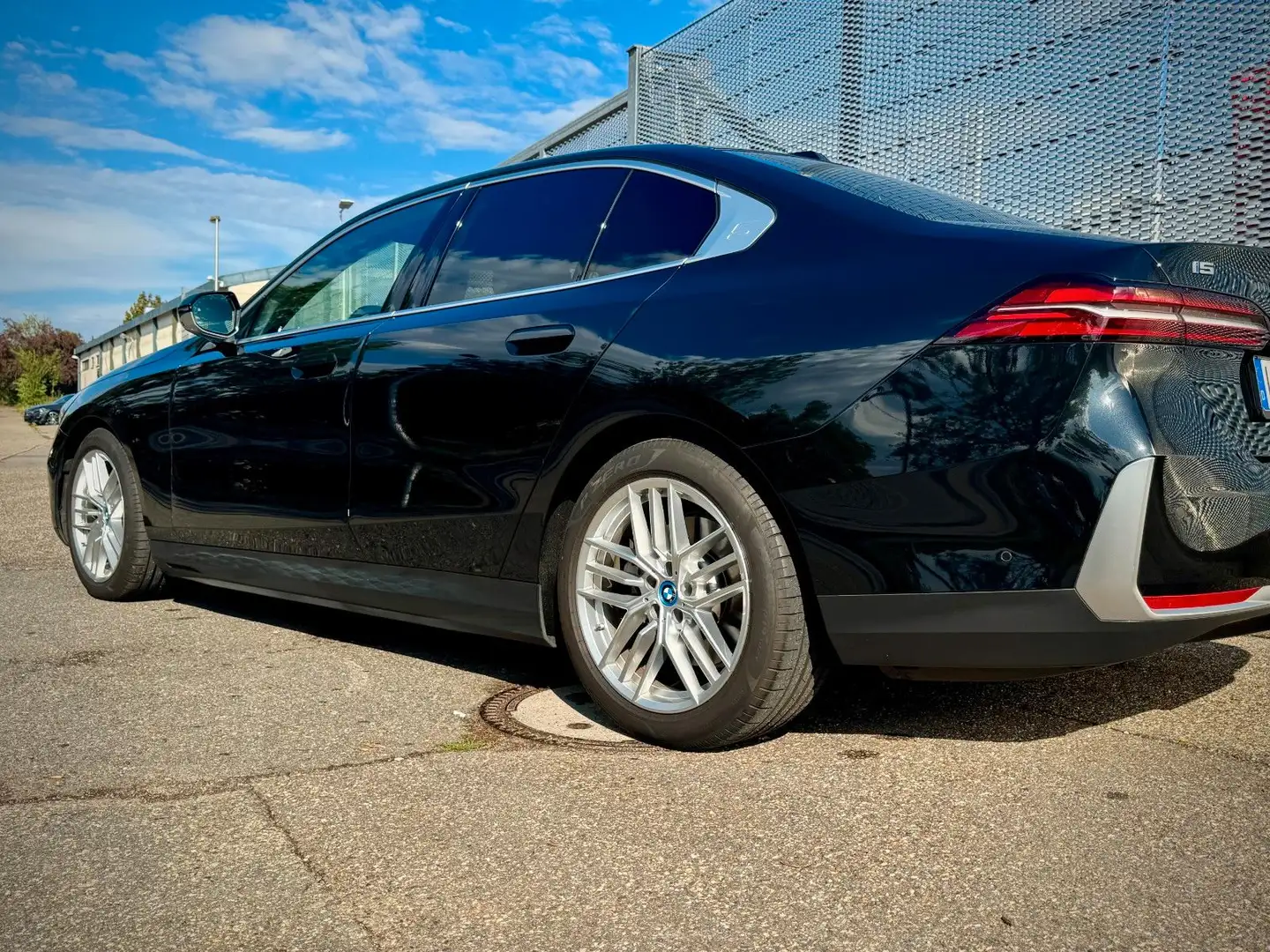 BMW i5 eDrive40* Neuwertig+Top Ausstattung Noir - 2