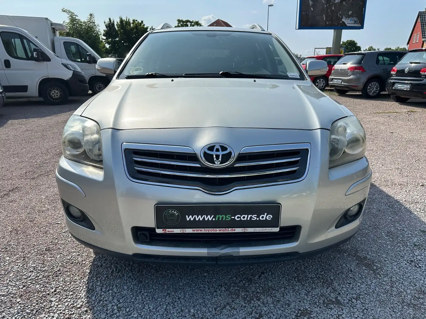 Toyota Avensis Kombi 2.2 D-CAT Travel *TÜV 03.2026* Zilver - 2
