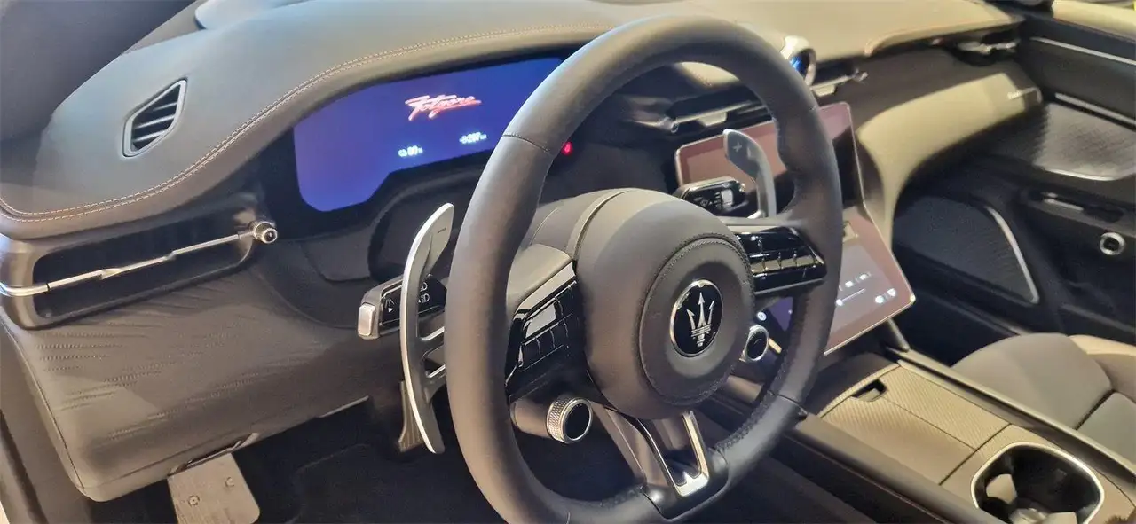 Maserati GranTurismo 2024 — фото 15