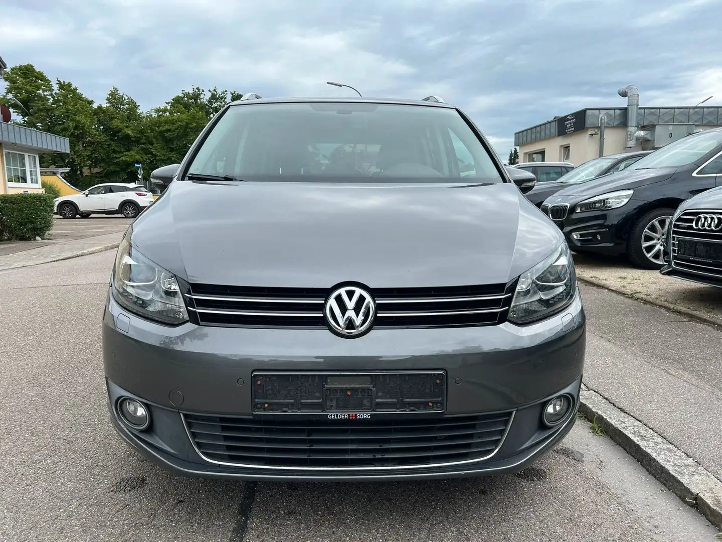Volkswagen Touran 2.0 TDI DGS Highline Xenon Ahk PDC 7Sitze Grijs - 2