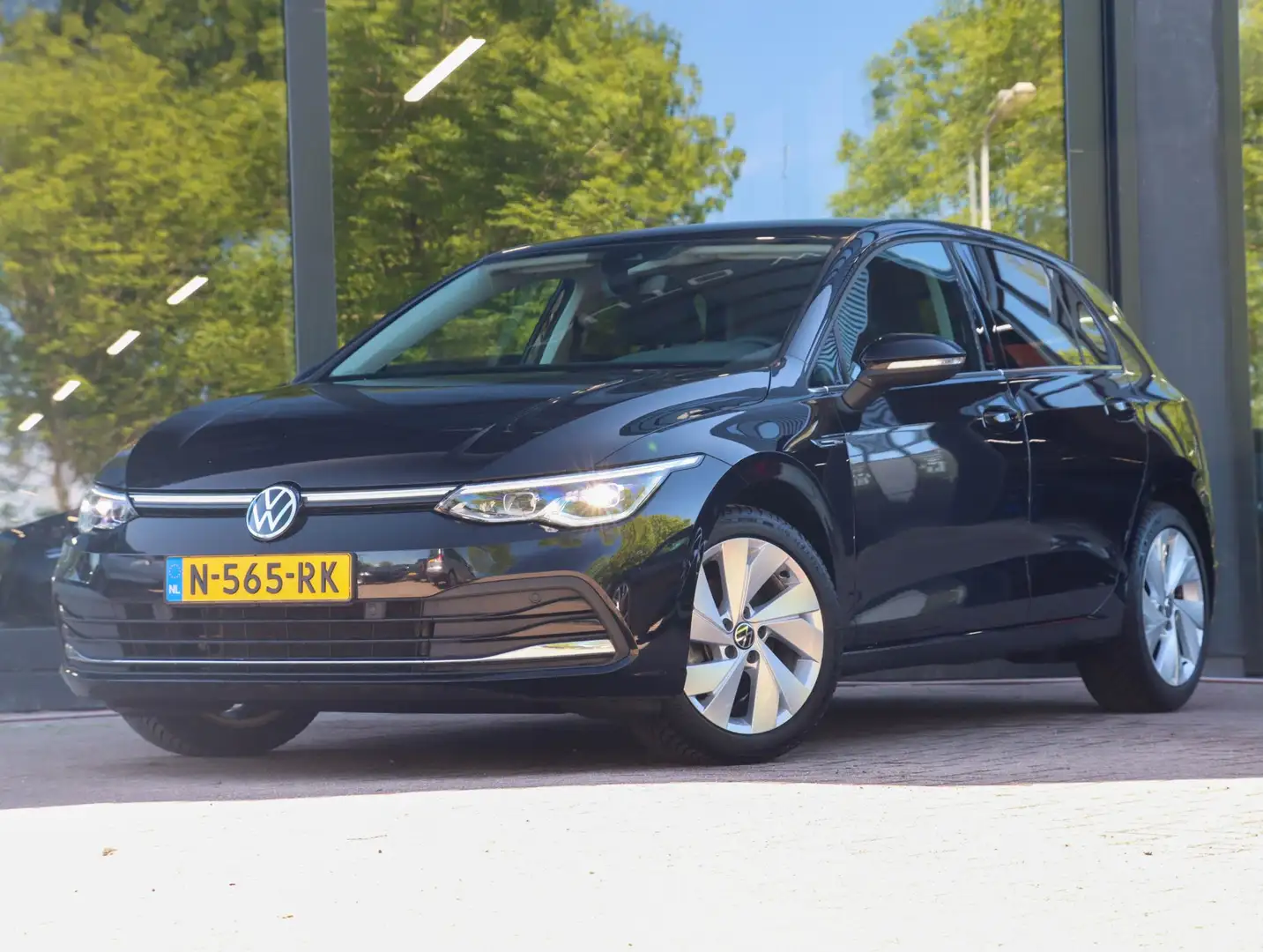 Volkswagen Golf 1.5 eTSI Style DSG 150PK | 17 inch | IQ Light | Al Zwart - 2