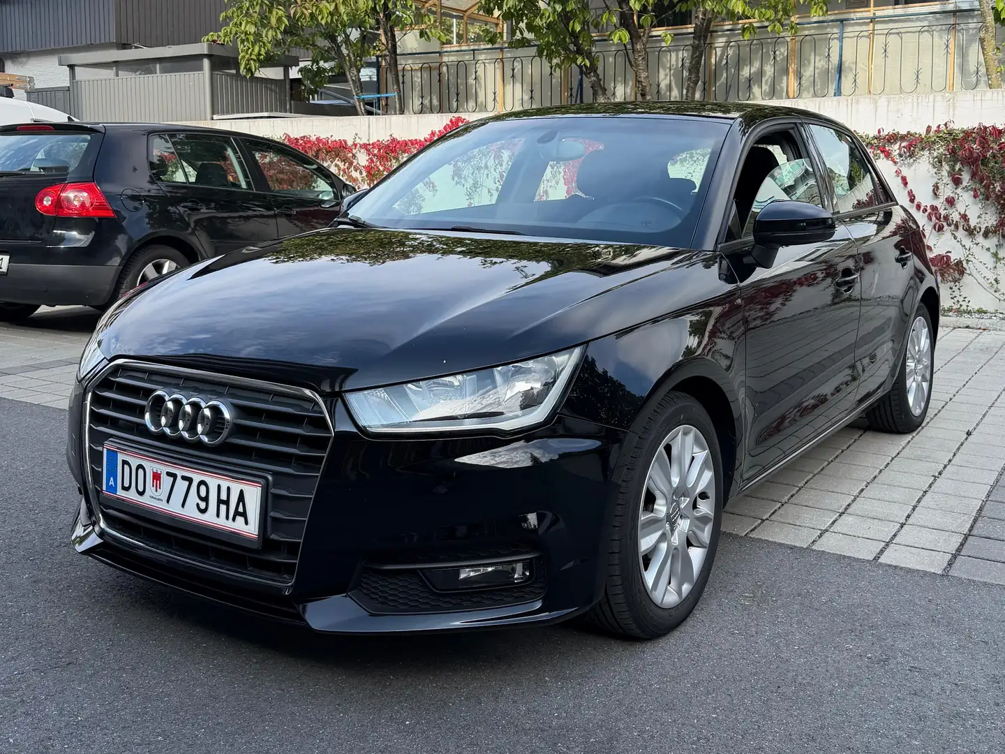 Audi A1 A1 SB 1,0 TFSI Design S-tronic Design Schwarz - 1