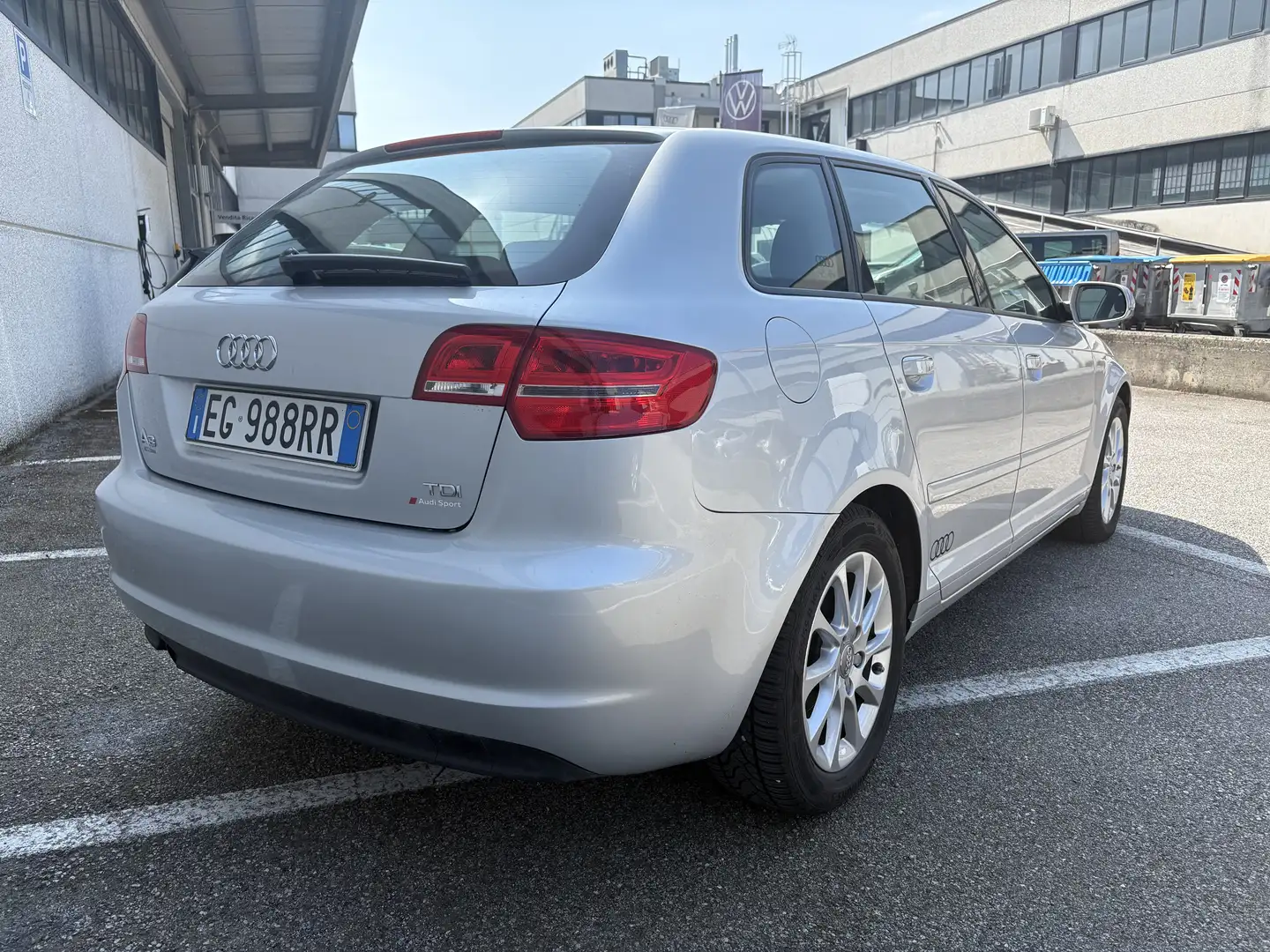 Audi A3 Sportback 1.6 tdi Young Edition 90cv - 2