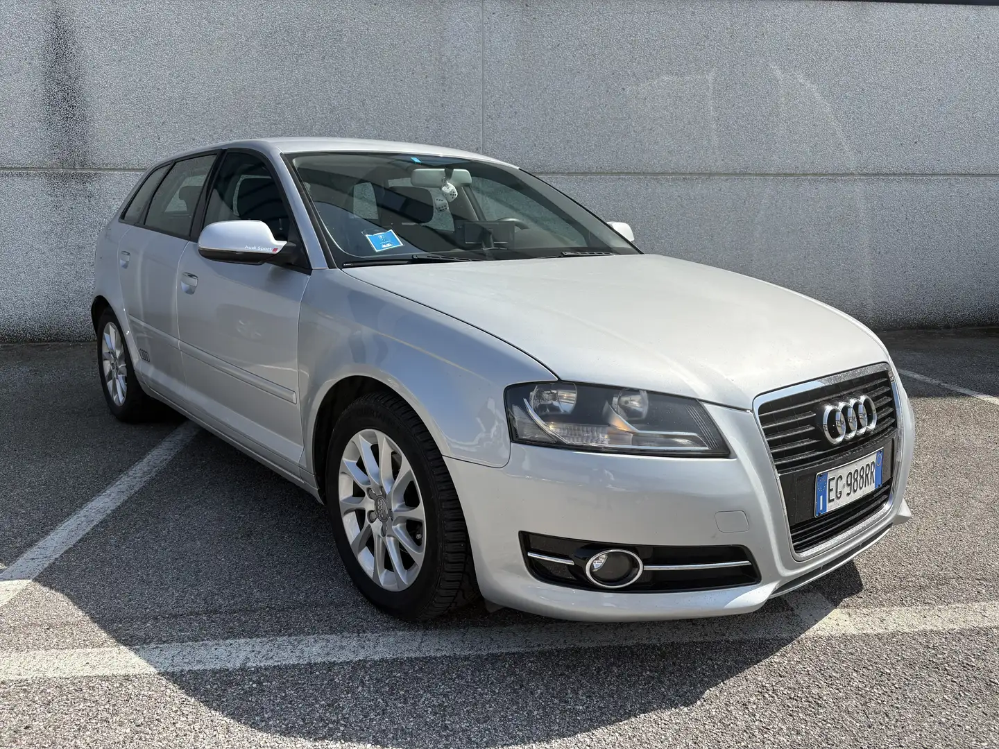 Audi A3 Sportback 1.6 tdi Young Edition 90cv - 1