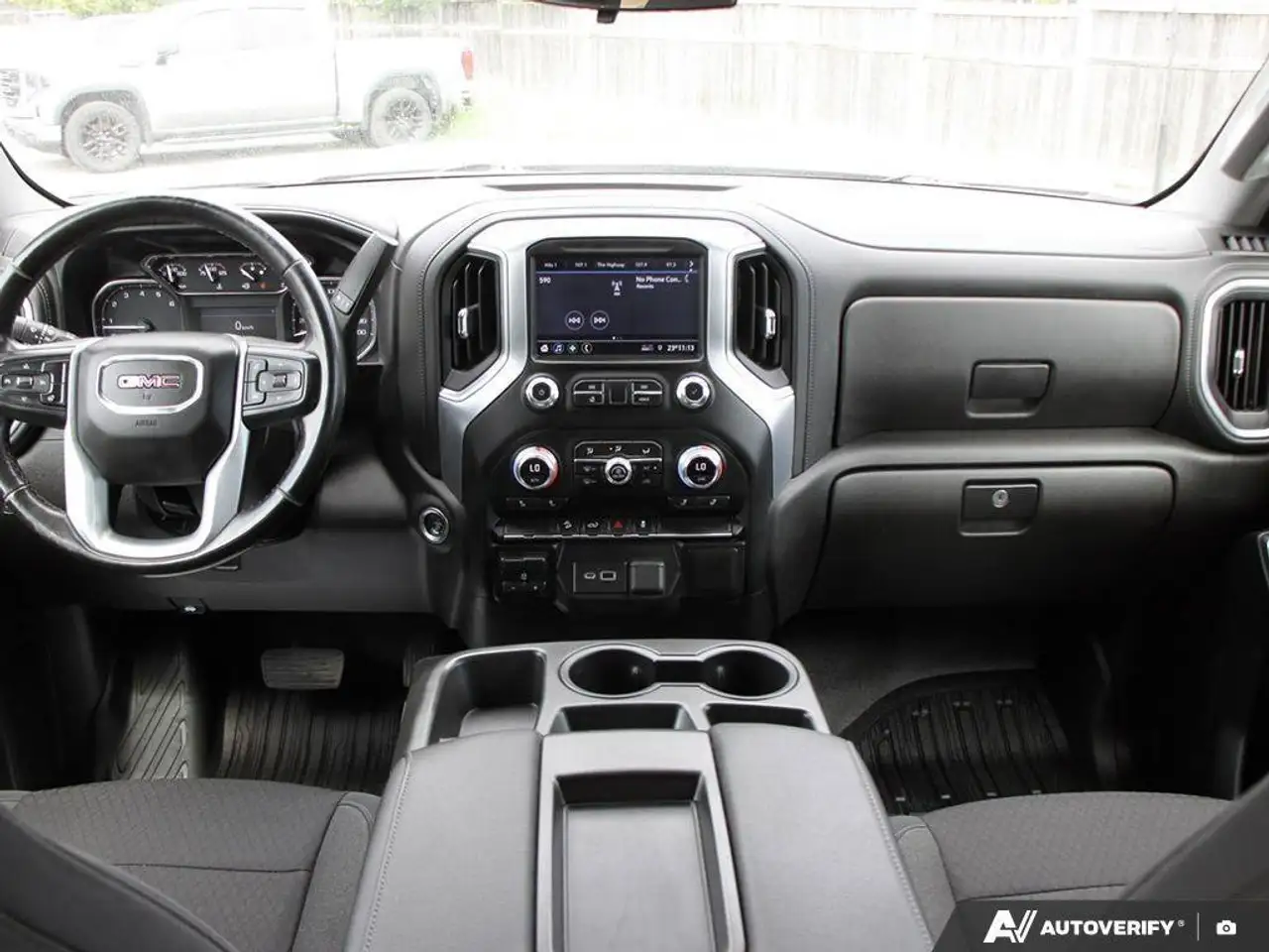 GMC Sierra 2500HD photo GMC Sierra 2500HD