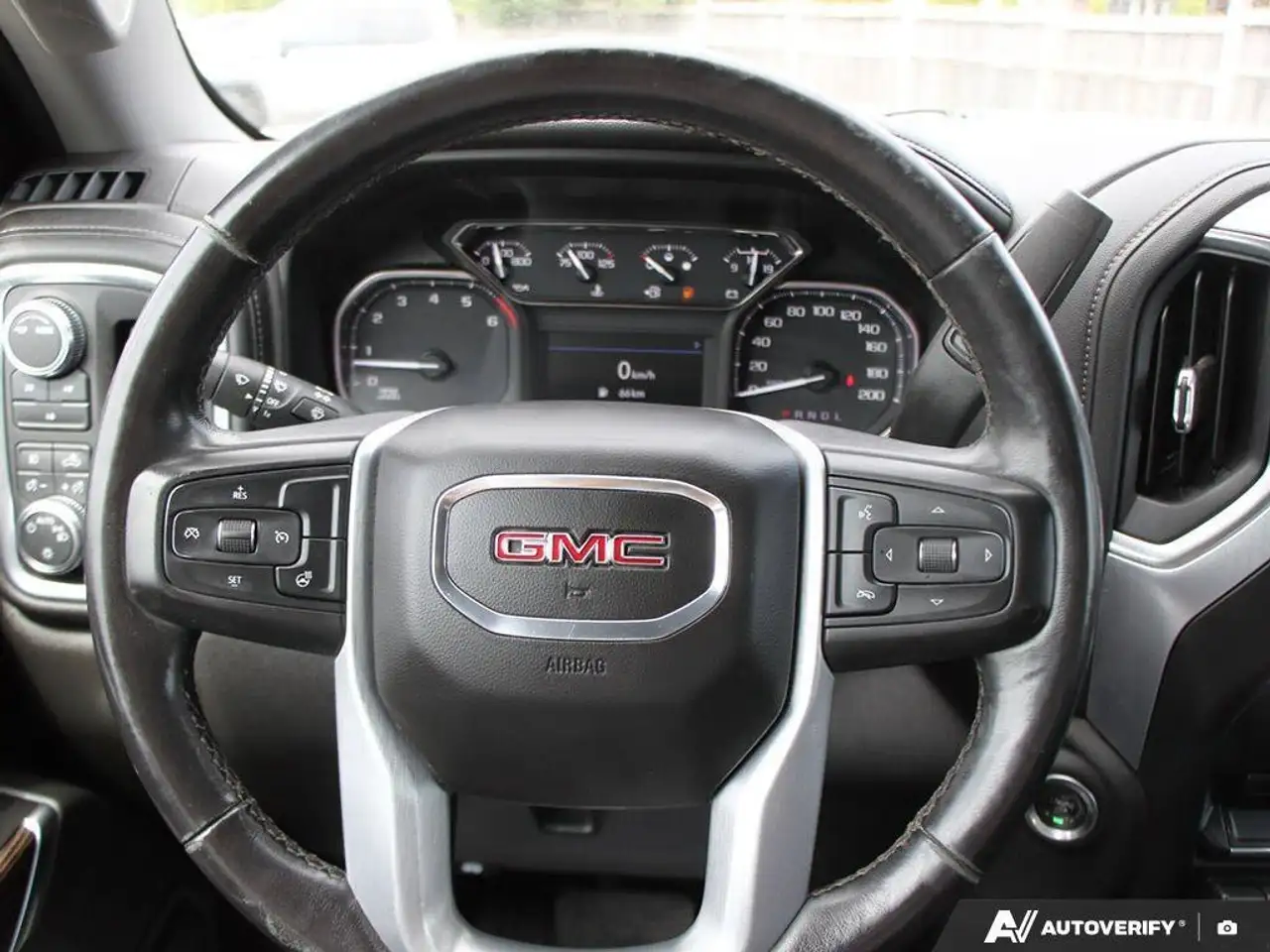 GMC Sierra 2500HD photo GMC Sierra 2500HD