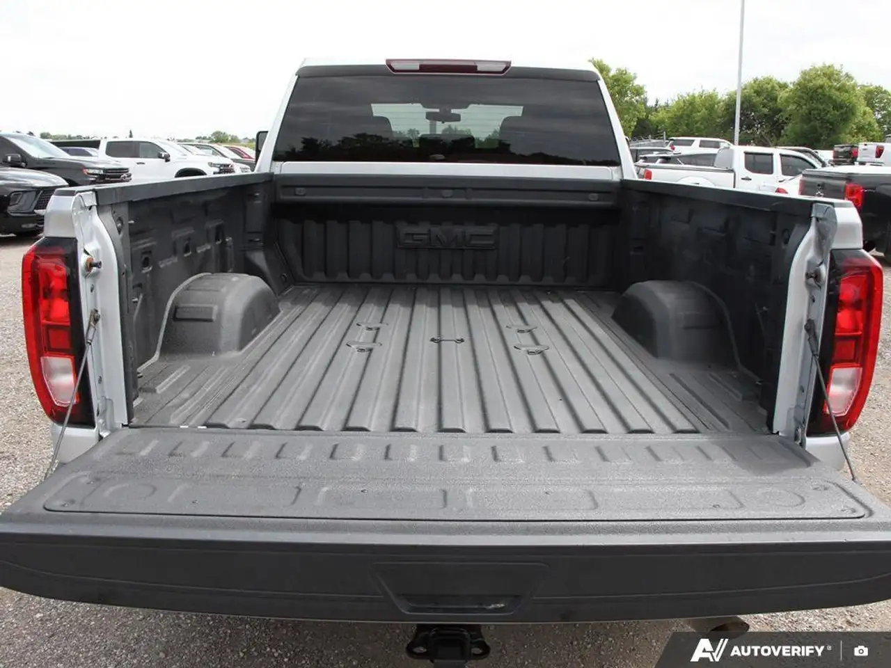 GMC Sierra 2500HD photo GMC Sierra 2500HD
