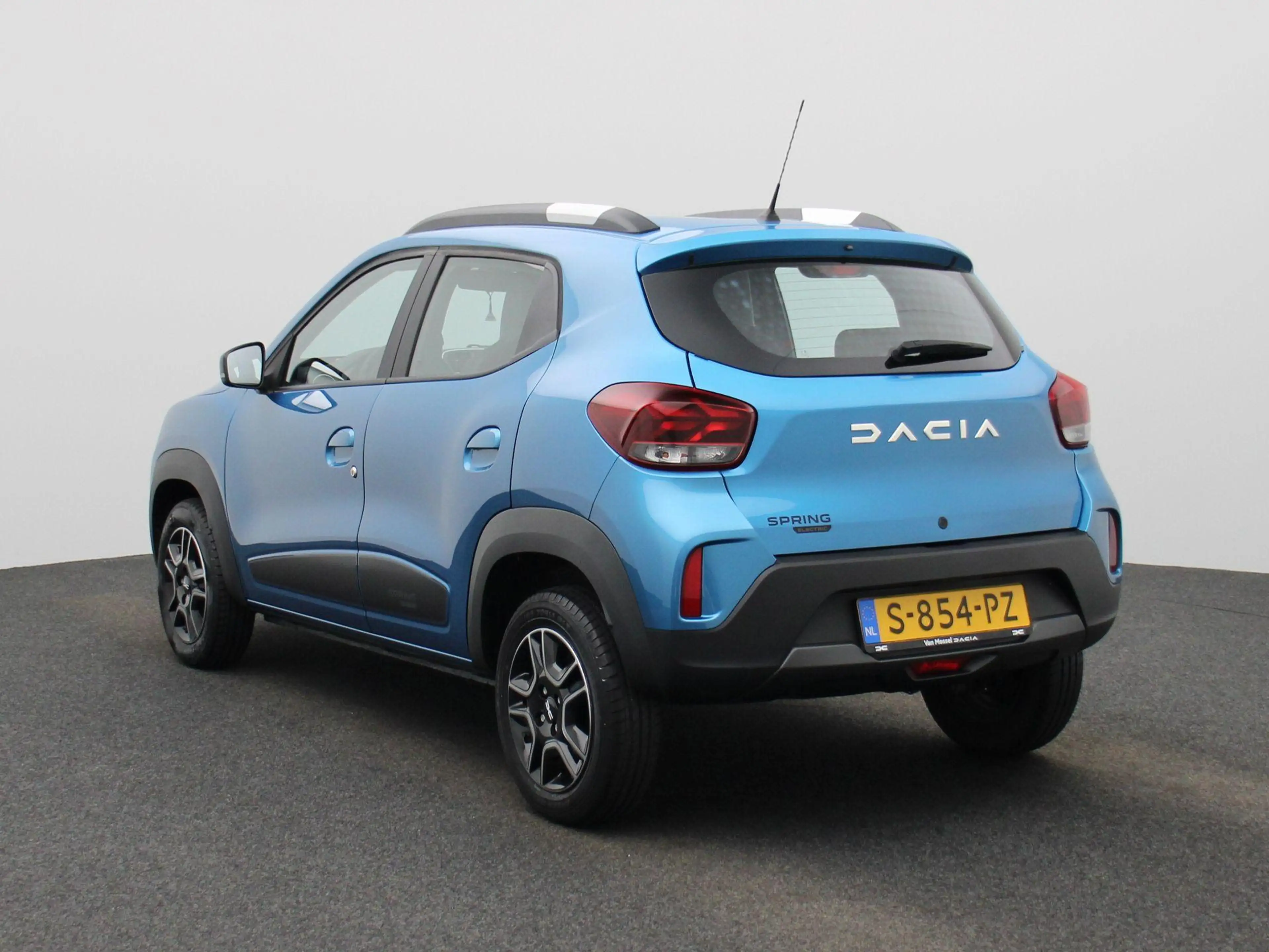Dacia Spring Essential 27 kWh Airco | — photo 2