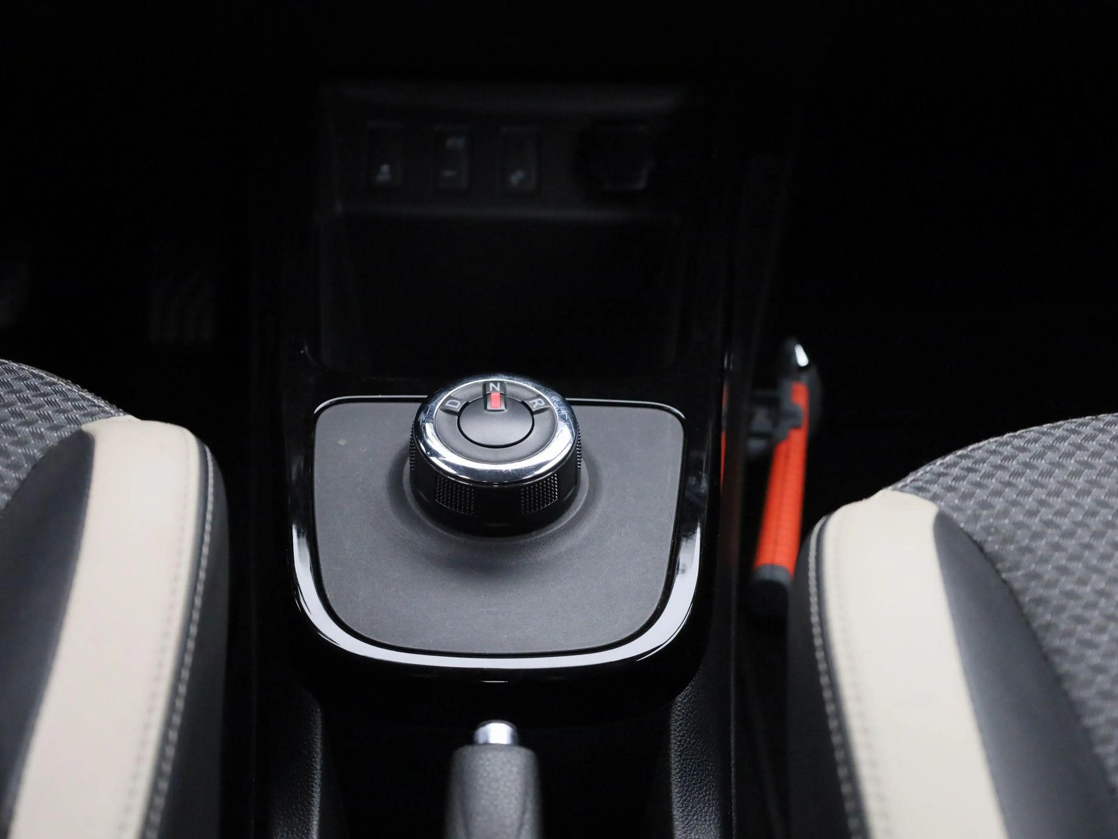 Dacia Spring Essential 27 kWh Airco | — photo 10