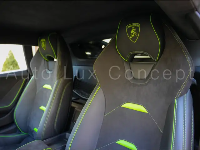 Lamborghini Evo view 8