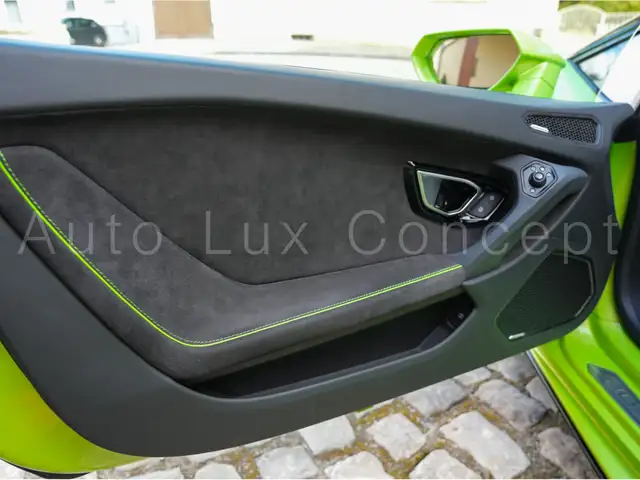Lamborghini Evo view 12