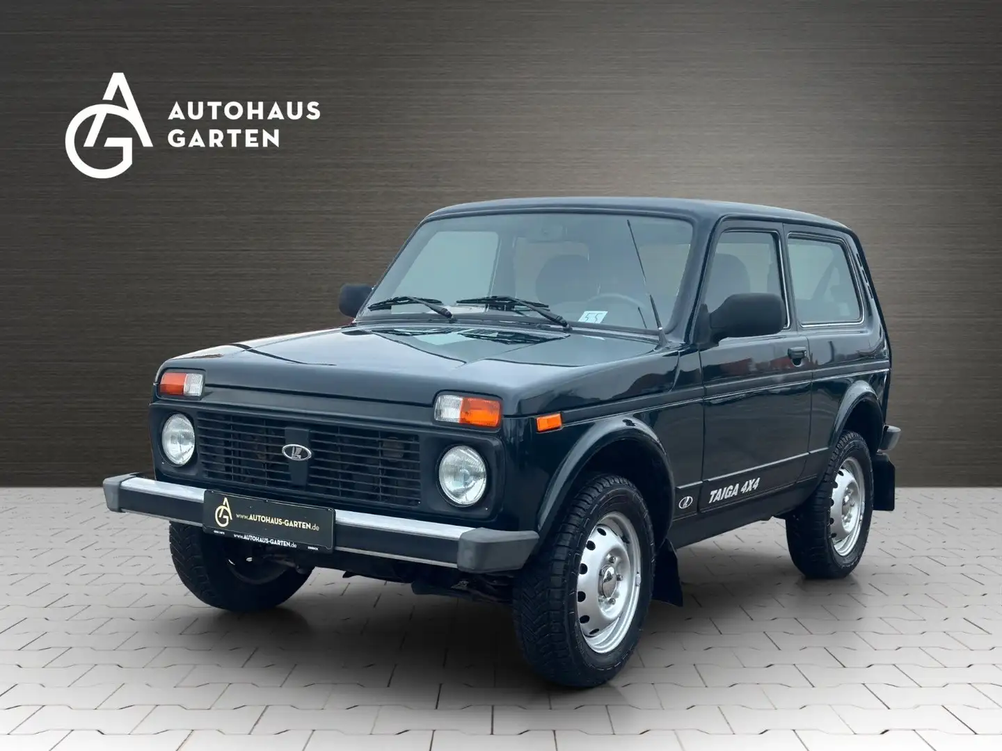 Lada Niva 1.7 4x4 ERST 34.000KM 1.Hand AHK Verde - 1