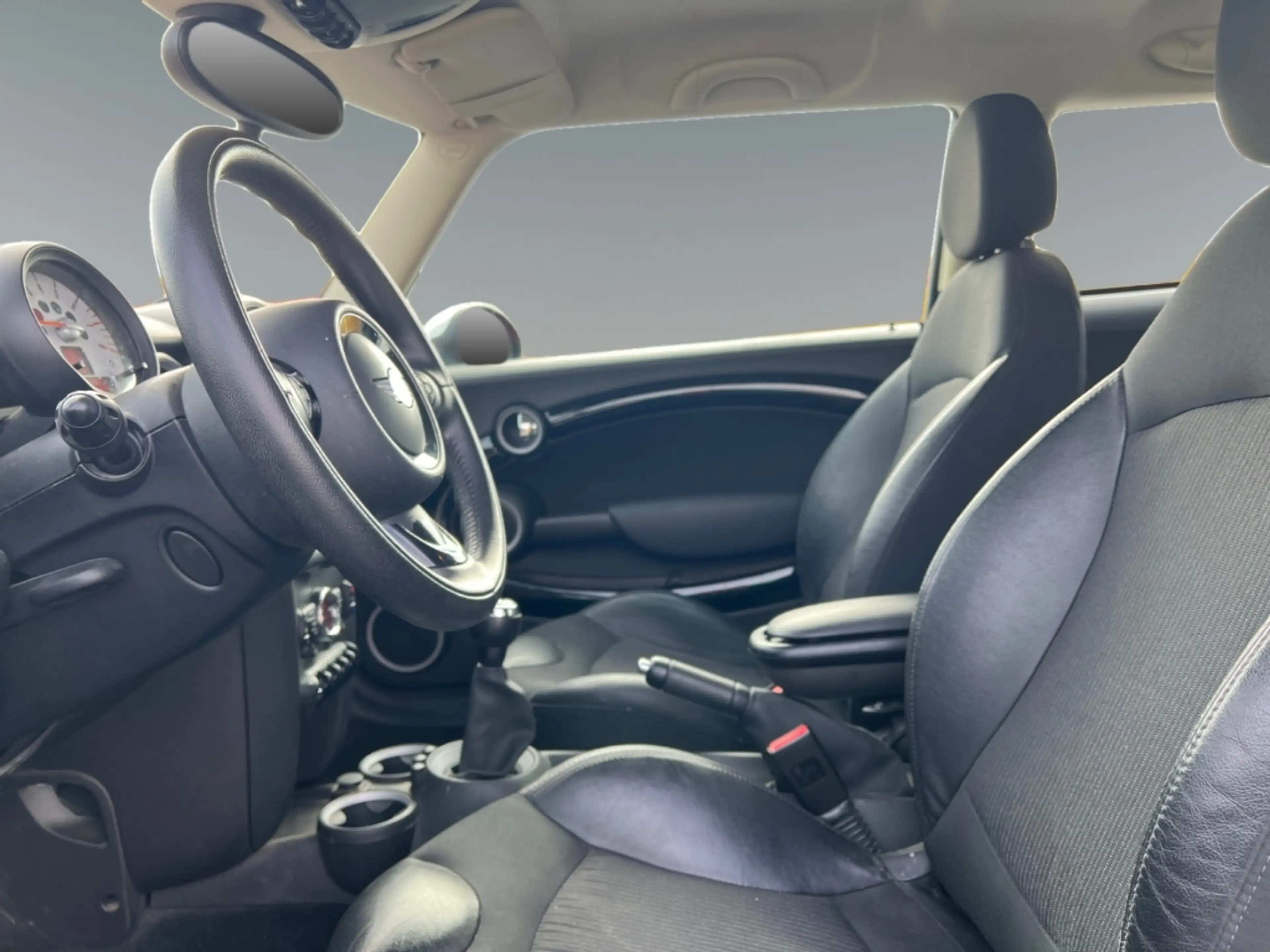 MINI Cooper S Bi-Xenon Klimaautom SHZ Temp Alu Sportsitze el.SP — photo 4