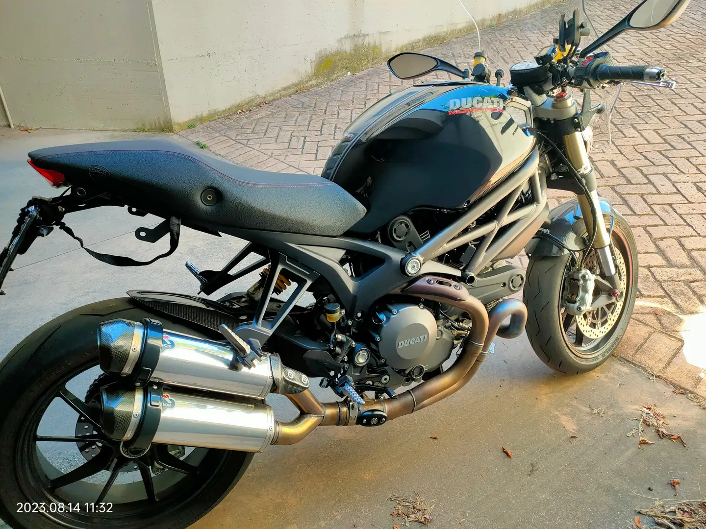 Ducati Monster 1100 EVO Fekete - 2