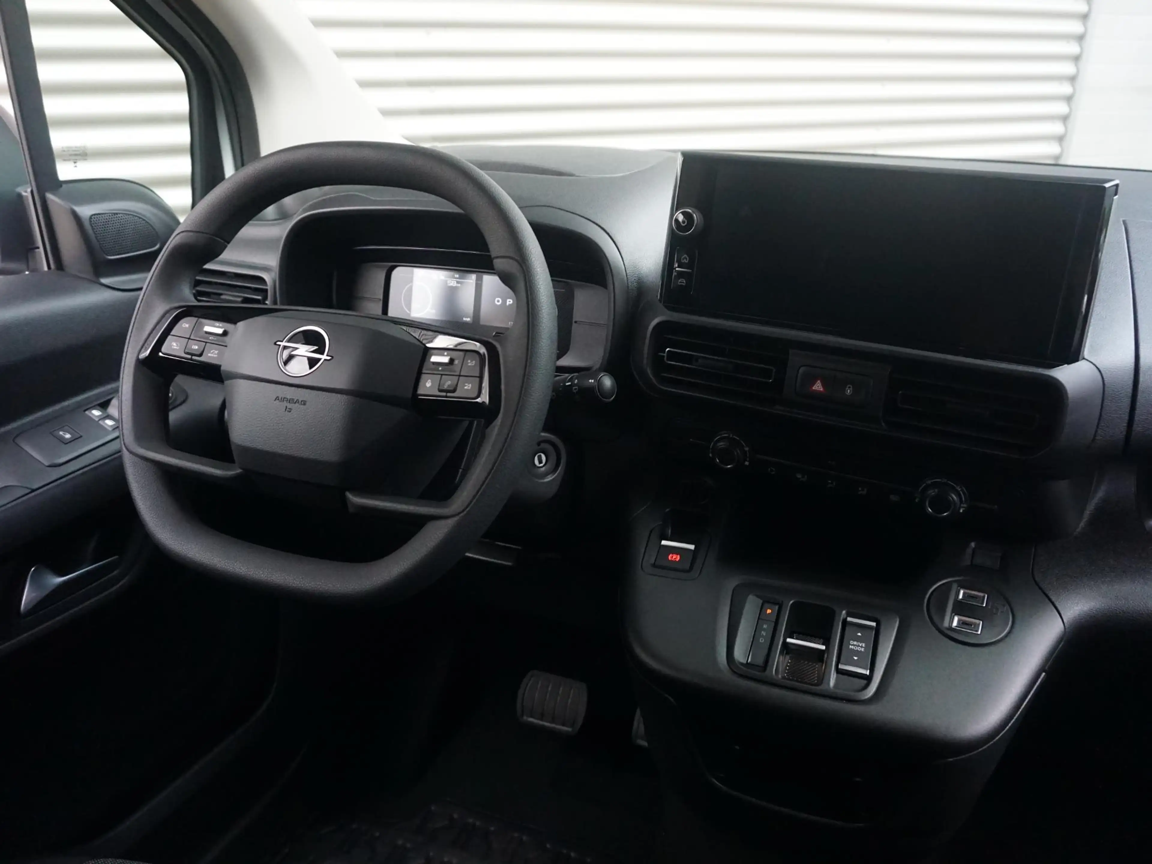 Opel Combo-e Electric L1 50kWh | camera | Apple Carplay/Android — photo 15