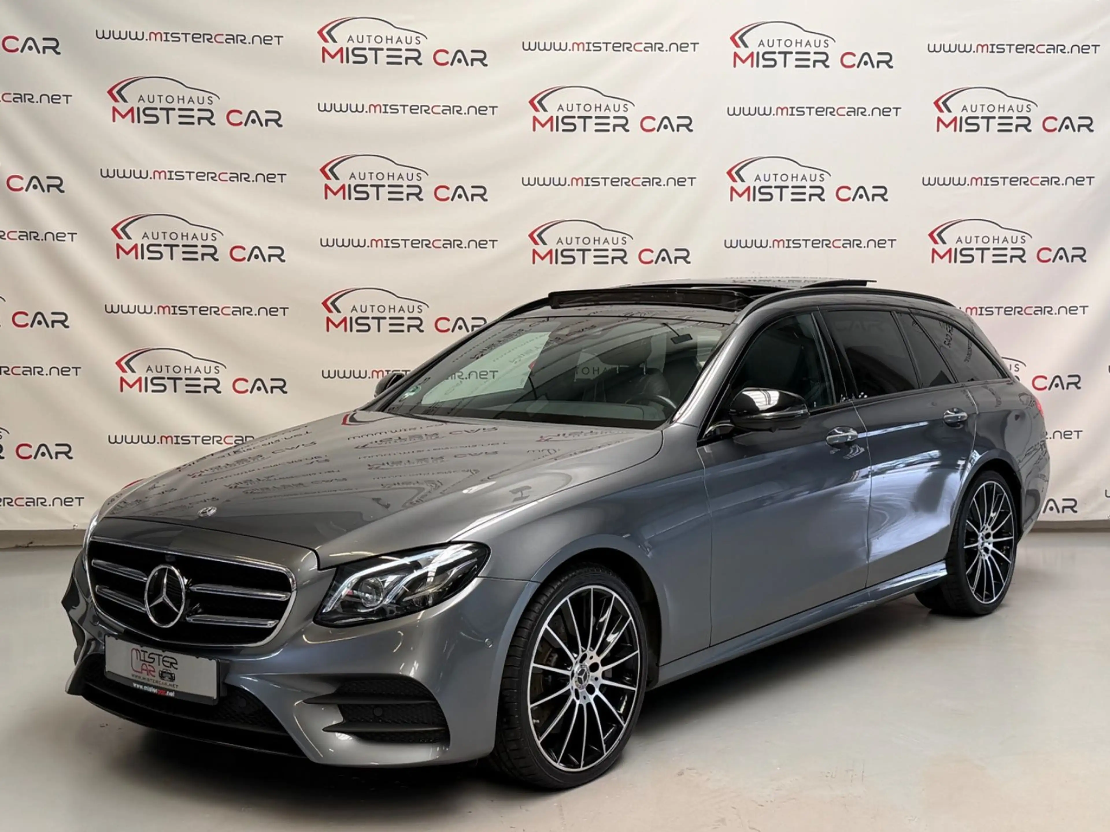Mercedes-Benz E 400 d 4M AMG LINE DISTR/PANO/WIDE/BURM/AHK/20