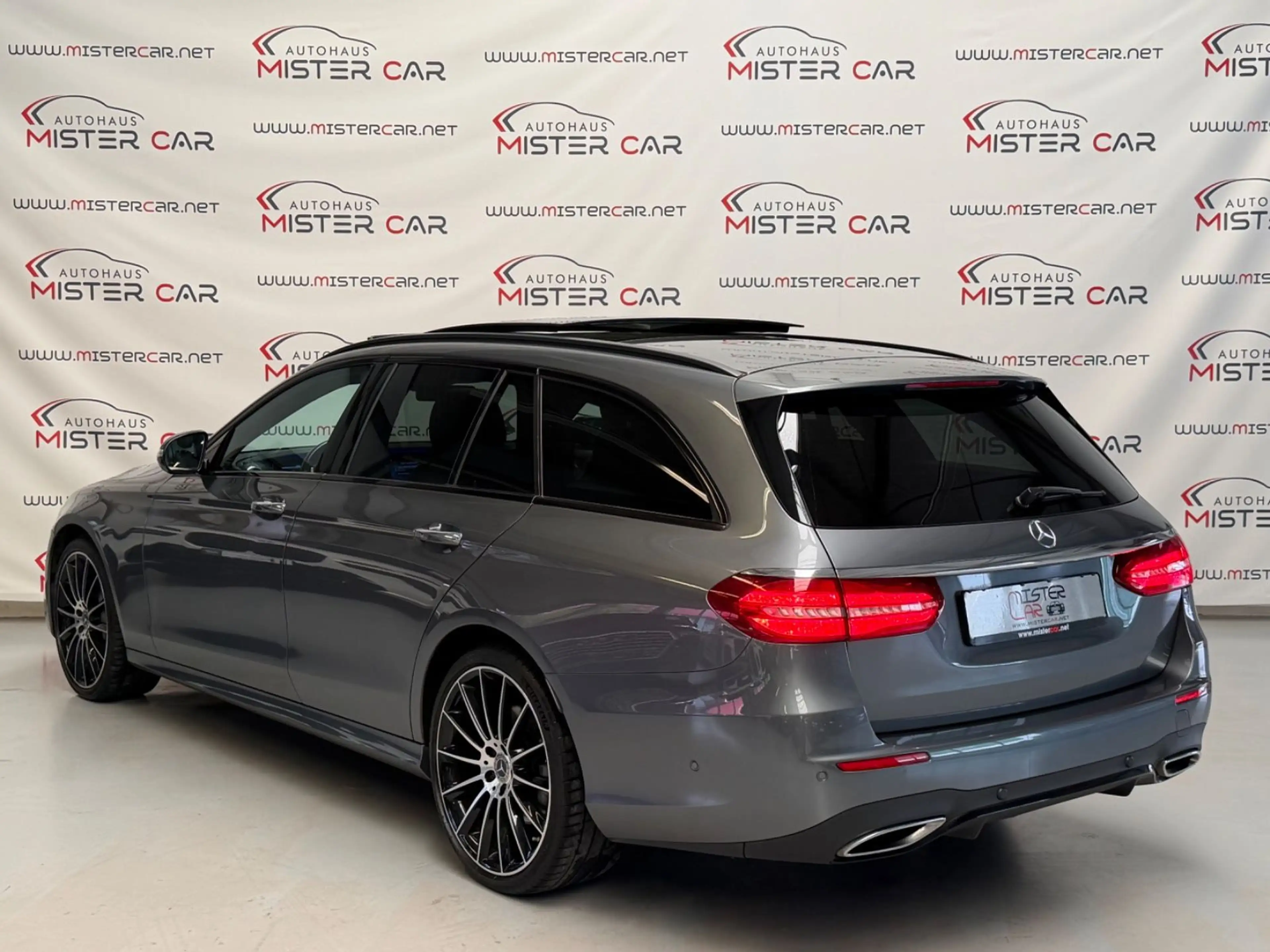 Mercedes-Benz E 400 d 4M AMG LINE DISTR/PANO/WIDE/BURM/AHK/20 — photo 3
