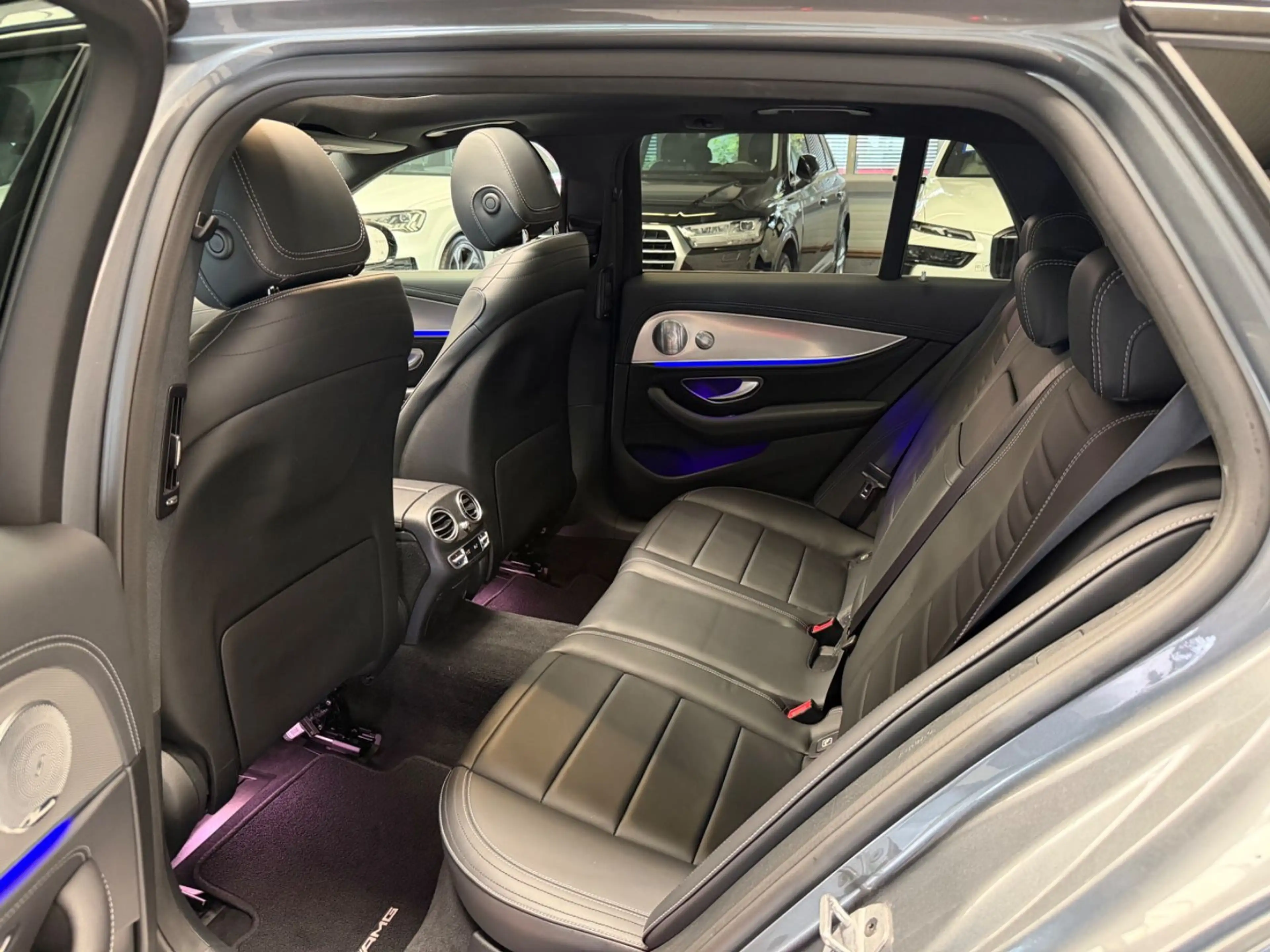 Mercedes-Benz E 400 d 4M AMG LINE DISTR/PANO/WIDE/BURM/AHK/20 — photo 15
