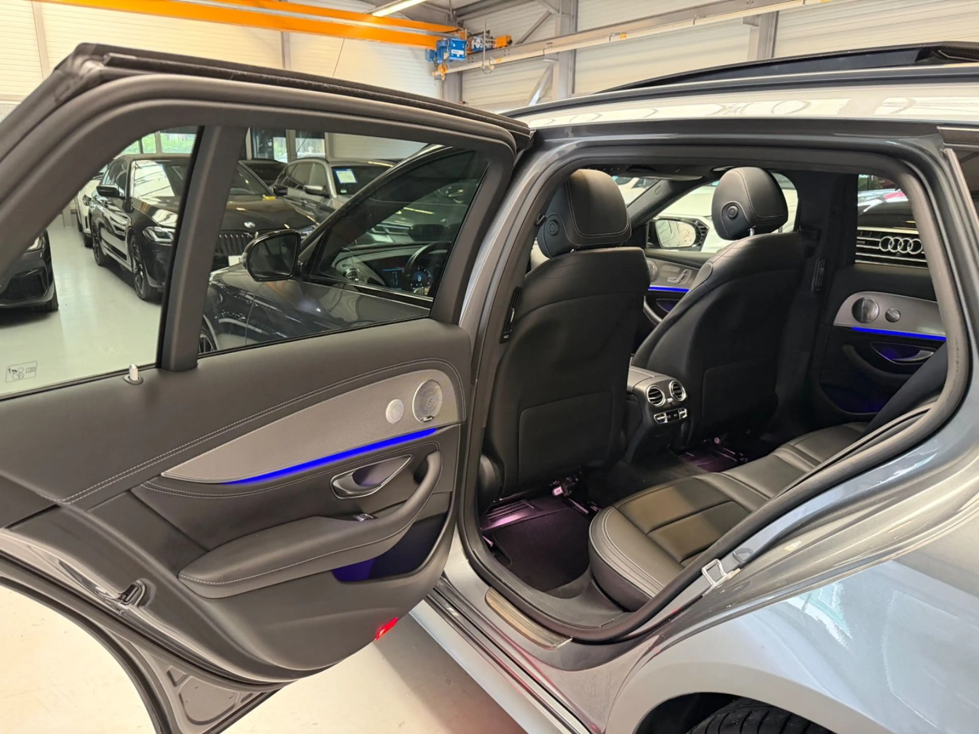 Mercedes-Benz E 400 d 4M AMG LINE DISTR/PANO/WIDE/BURM/AHK/20 — photo 14