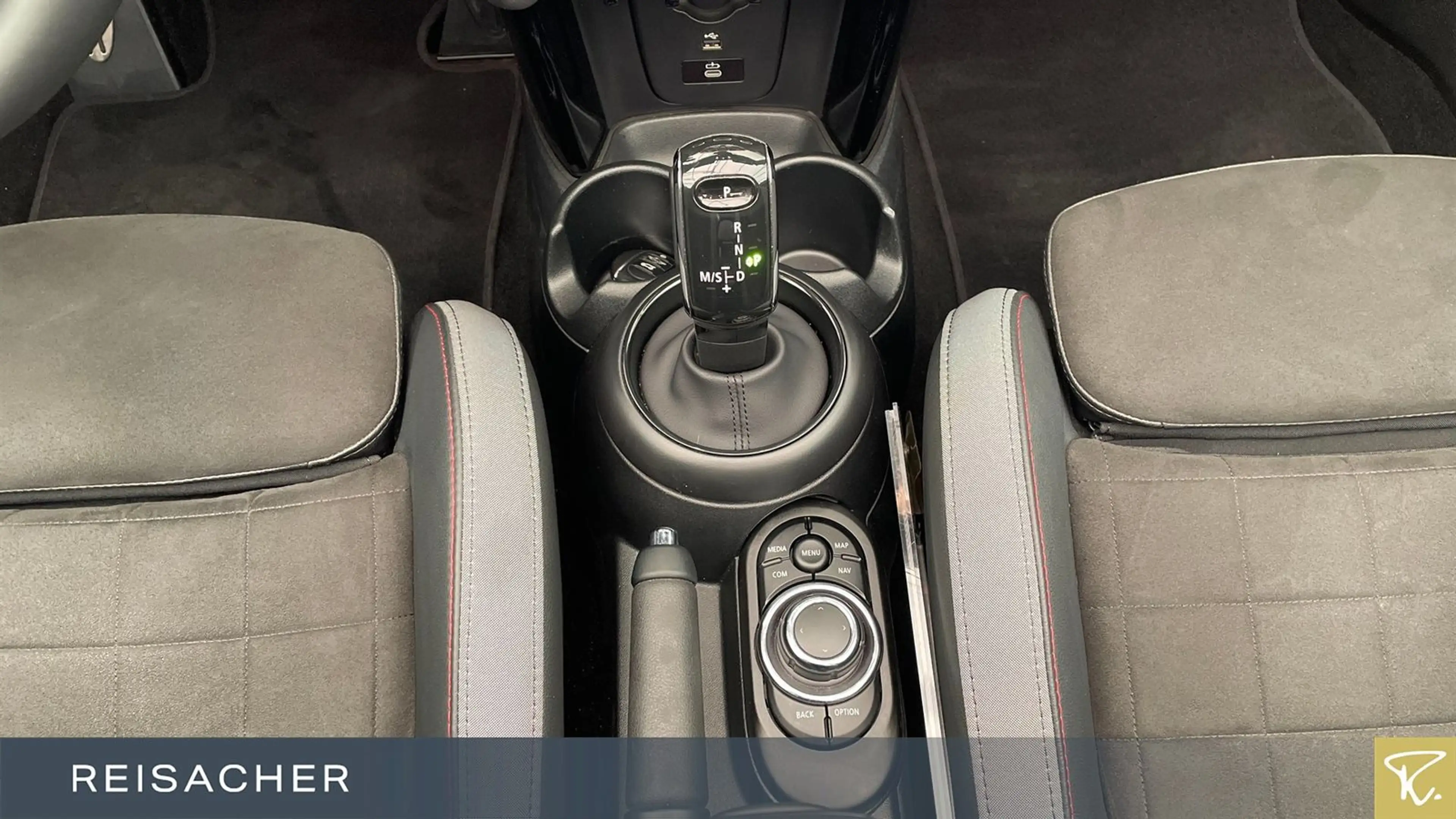 MINI Cooper S Cabrio JCW-Trim SAG Navi RFK HUD 17"LM — photo 11