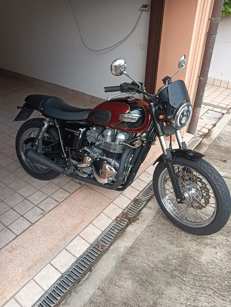 Triumph Bonneville T100 Червоний - 1