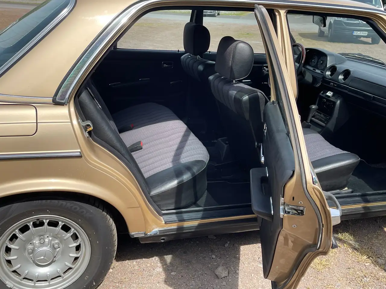 Mercedes-Benz 230 Limousine, foto 9