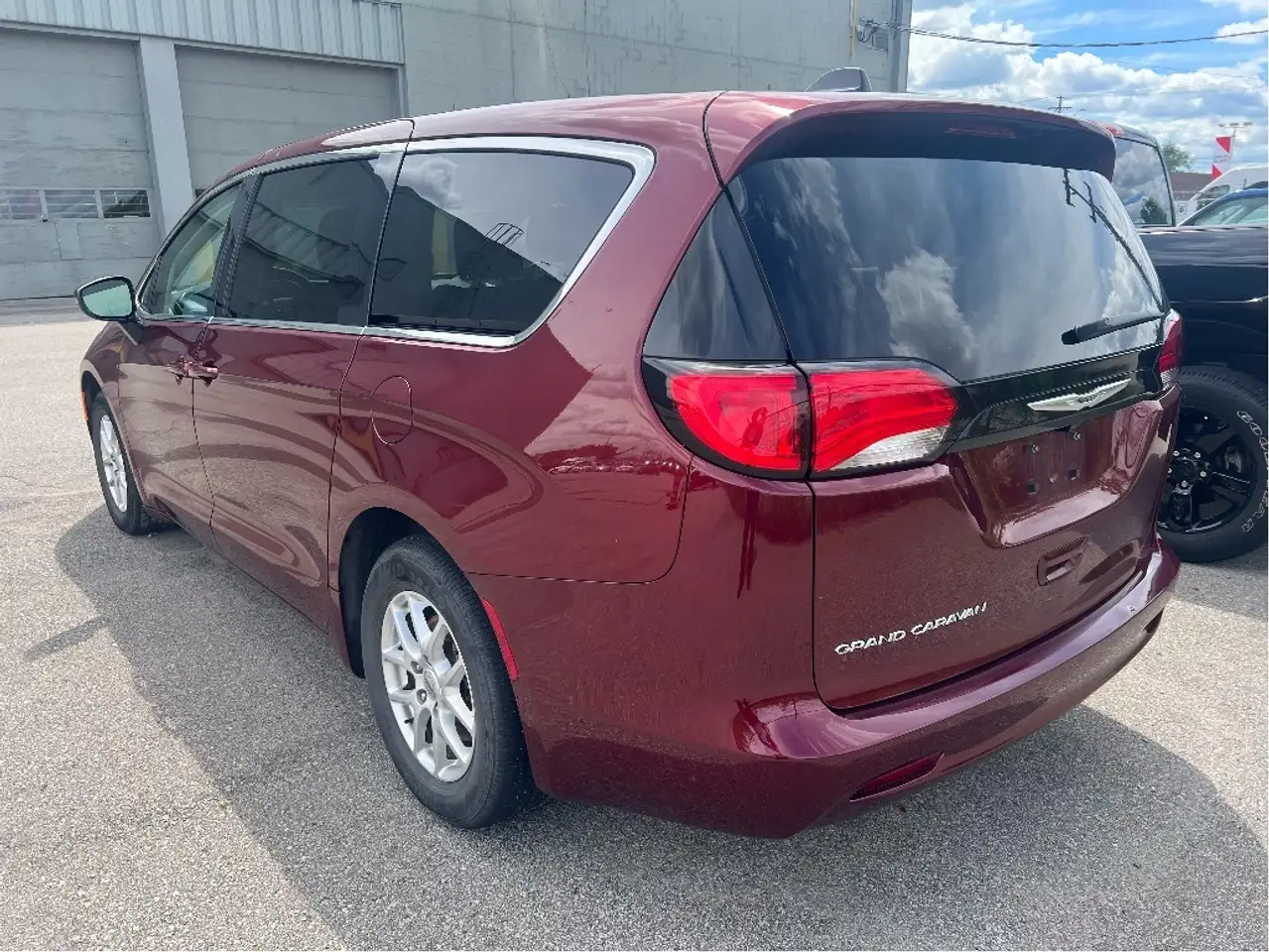 Chrysler Grand Caravan photo Chrysler Grand Caravan