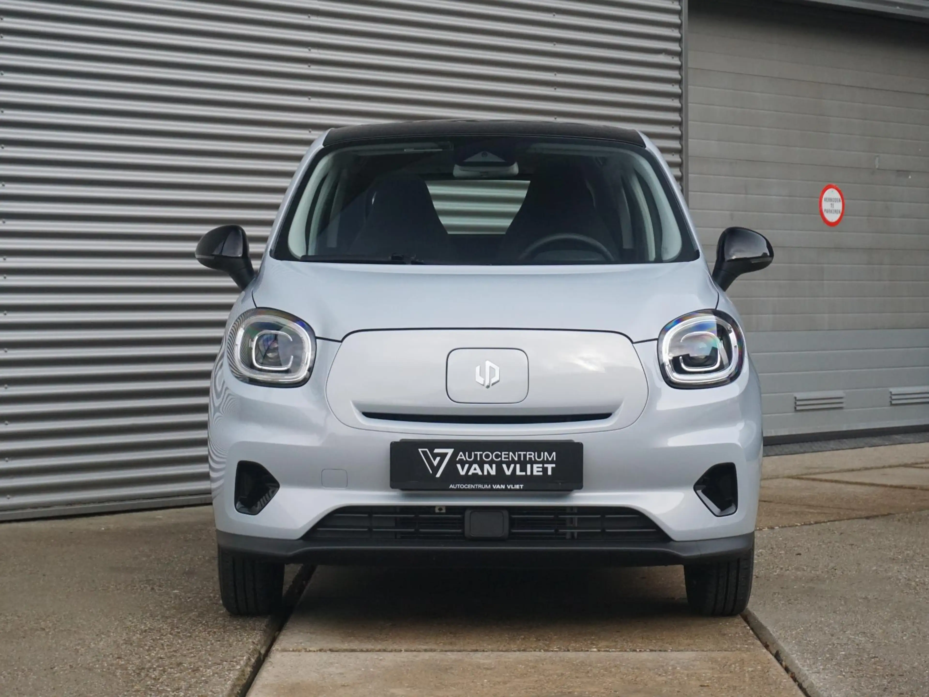 Leapmotor T03 Design 37.3 kWh — photo 3