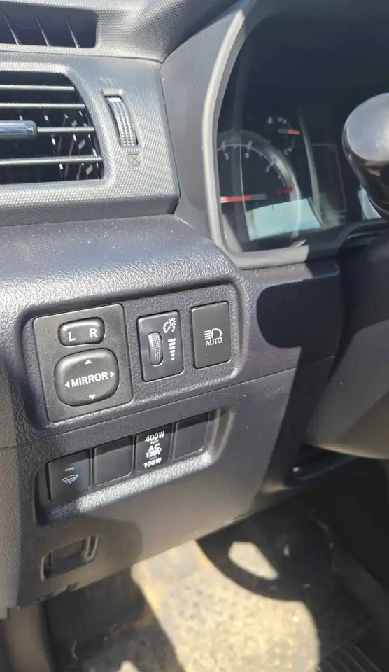 Toyota 4-Runner снимка Toyota 4-Runner