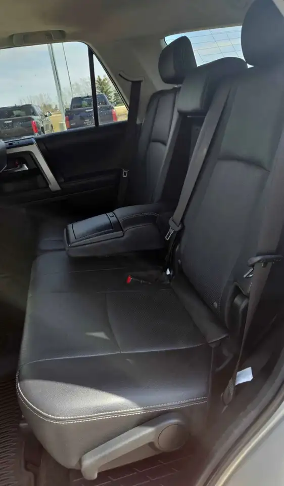 Toyota 4-Runner снимка Toyota 4-Runner
