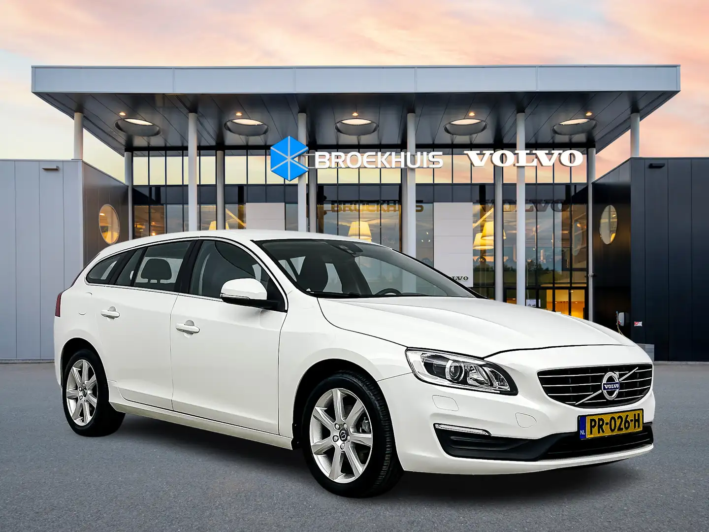 Volvo V60 T3 2.0 Polar+ | 17" | Parkeerverwarming | Stoel/st Weiß - 2