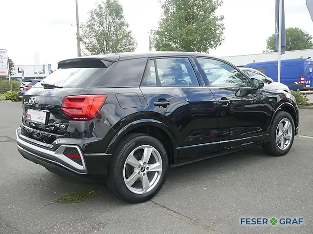 Audi Q2 view 3