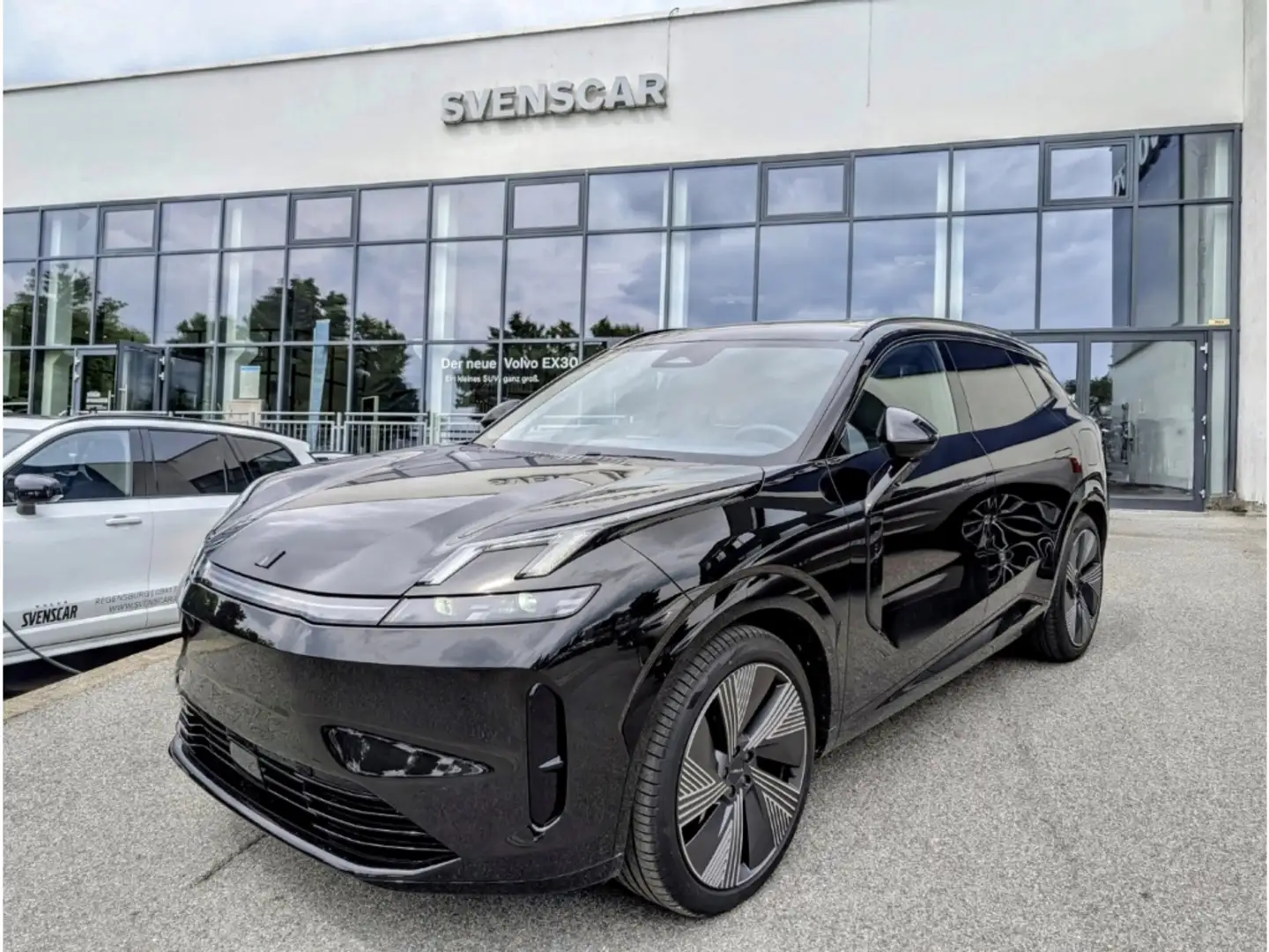 Lynk & Co 08 1.5 PlugIn Hybrid / 200KM Elektr. / 0% Fin. / 4 Ja Nero - 1