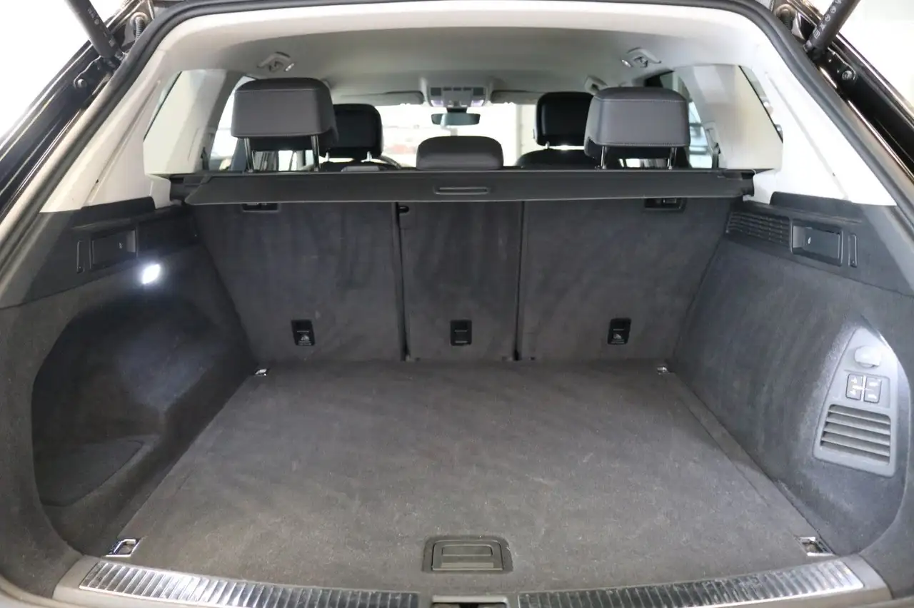 2023 Volkswagen Touareg R-Line Luft AHK Kamera Virtual Garantie, photograph 8